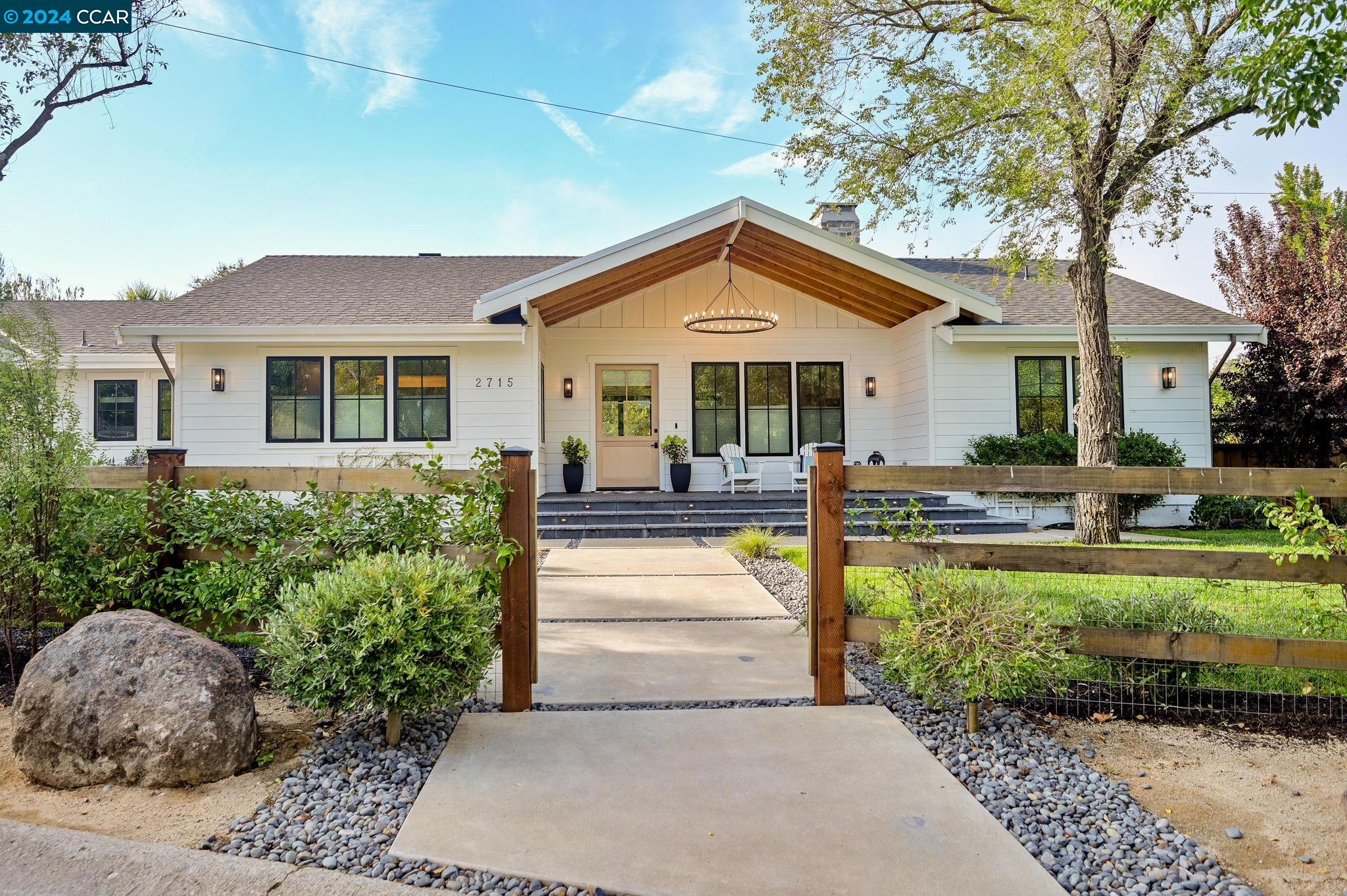 2715 Kinney Dr