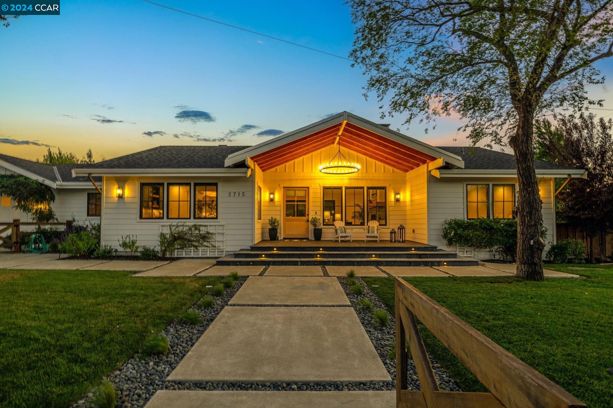 2715 Kinney Dr