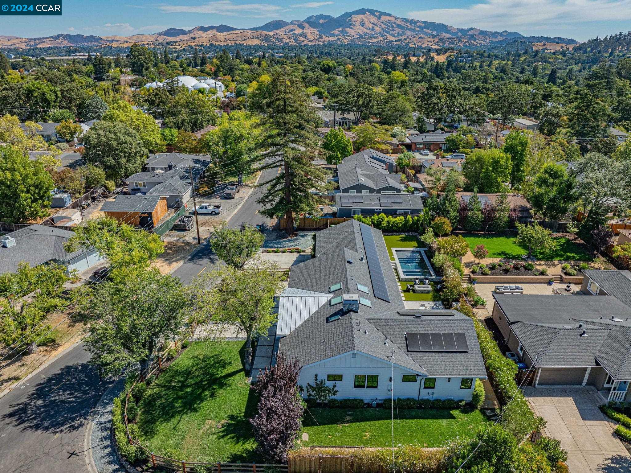 2715 Kinney Dr