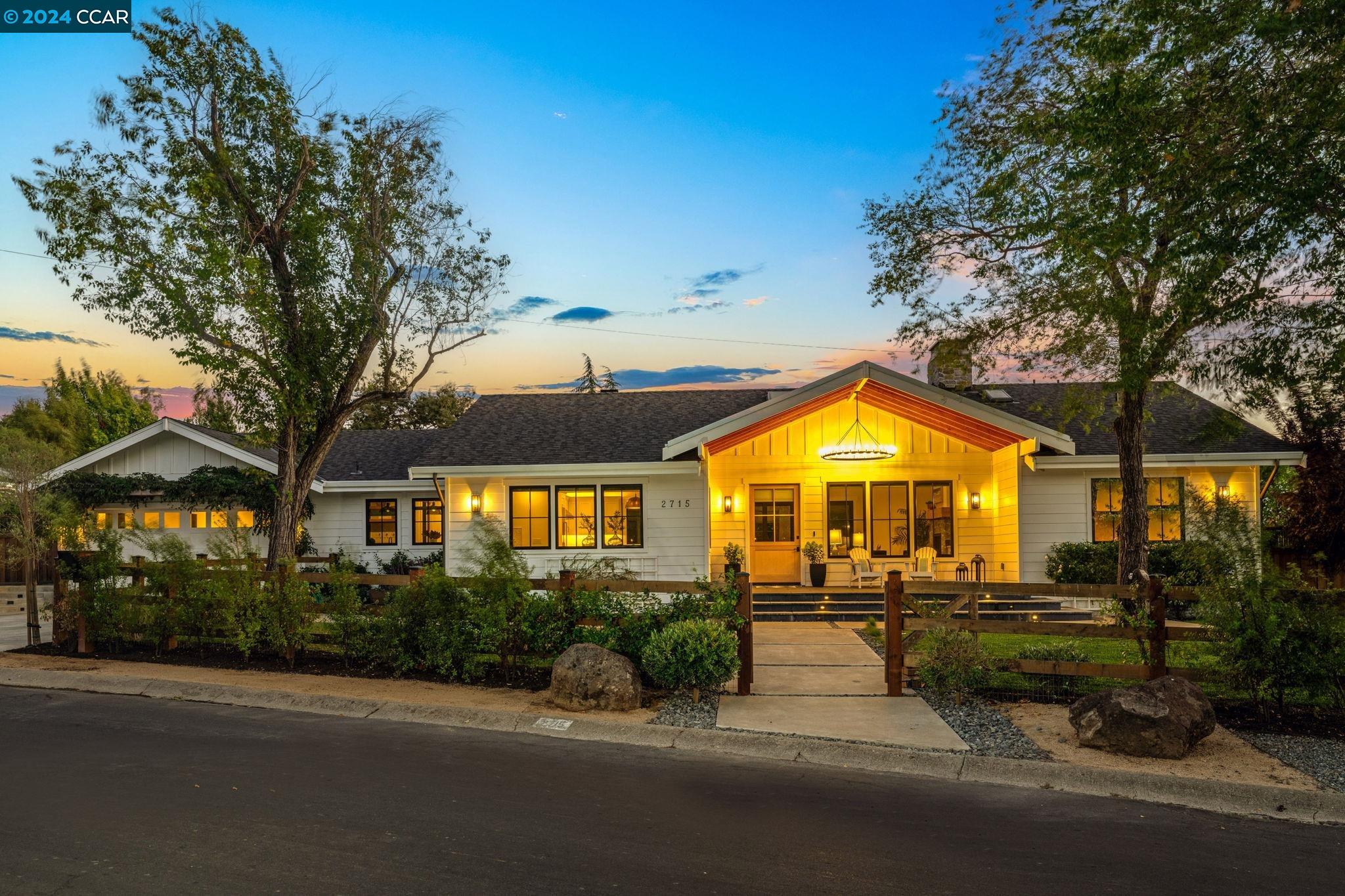 2715 Kinney Dr