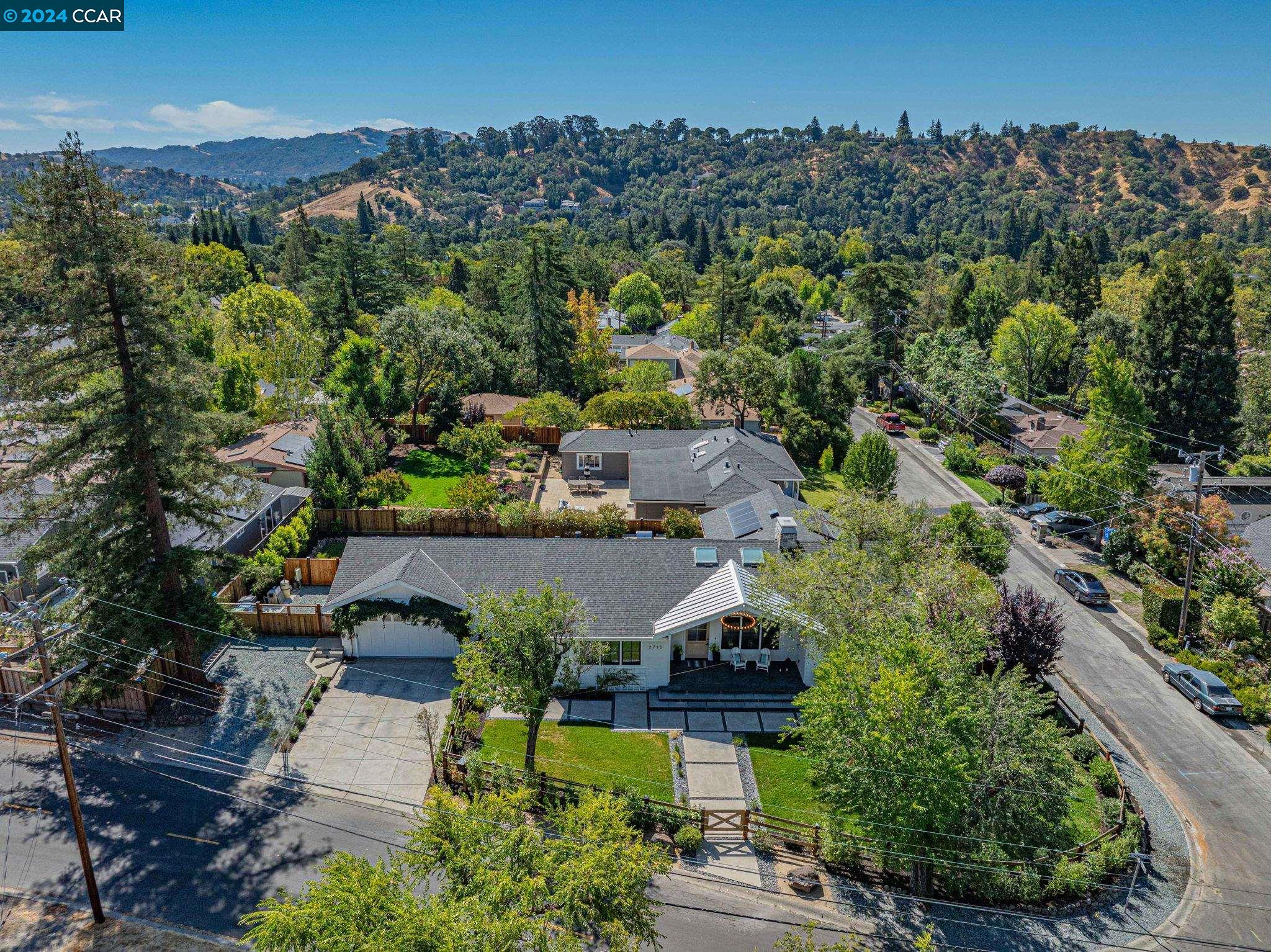 2715 Kinney Dr
