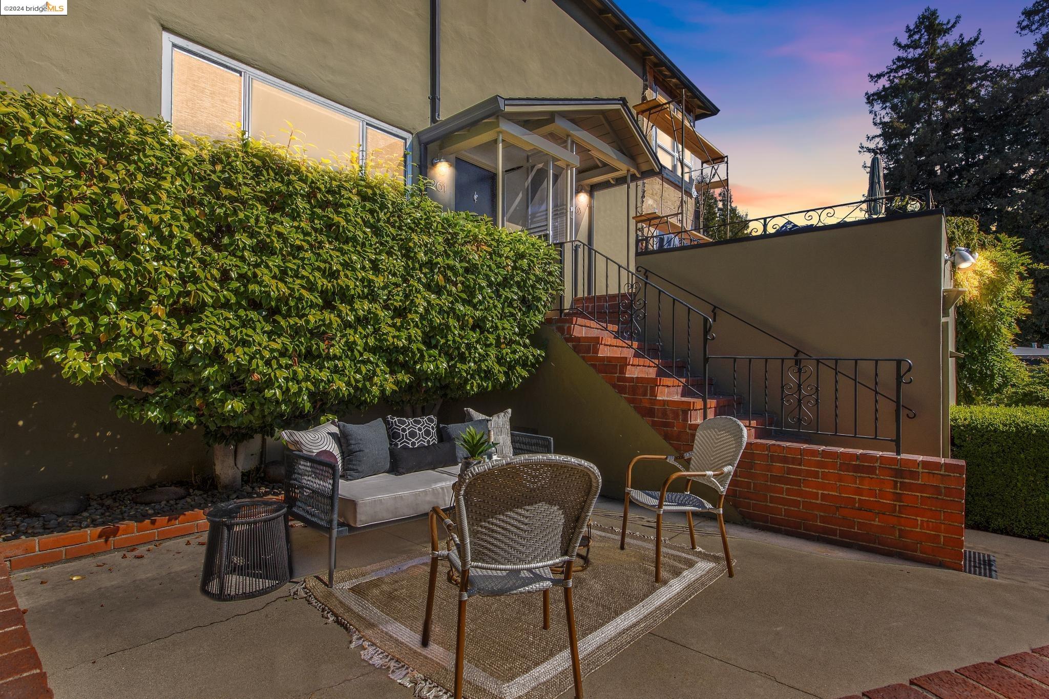 6261 Merced Ave