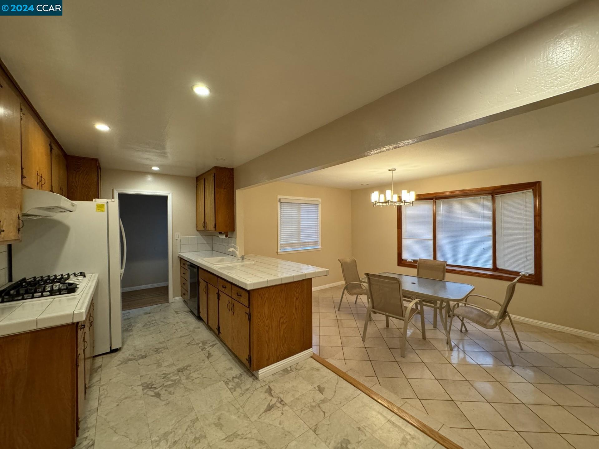 1830 Del Rio Dr