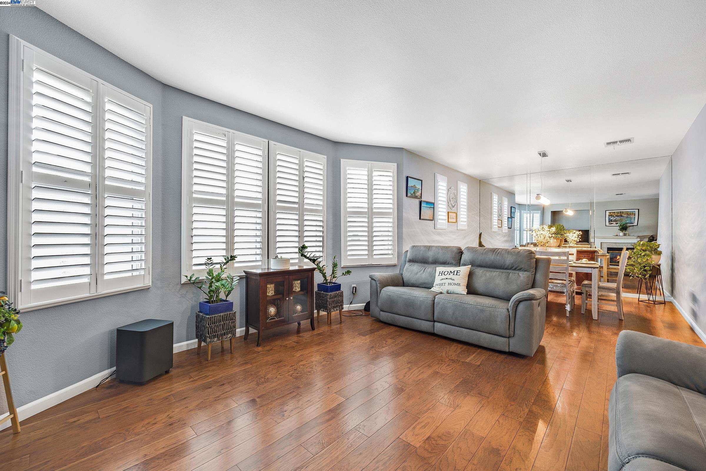 56 Picasso Ct