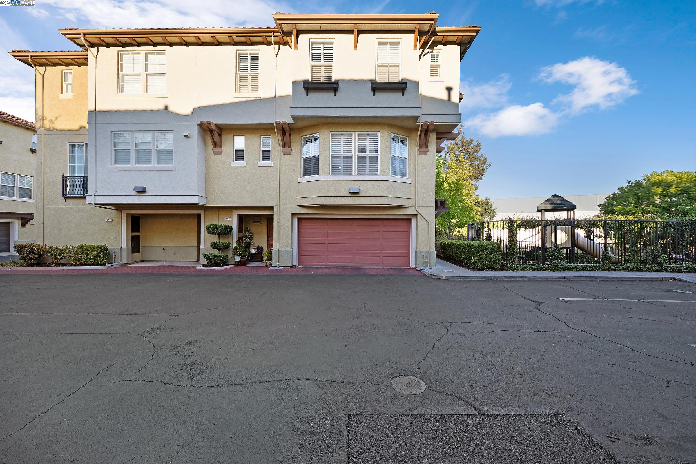 56 Picasso Ct