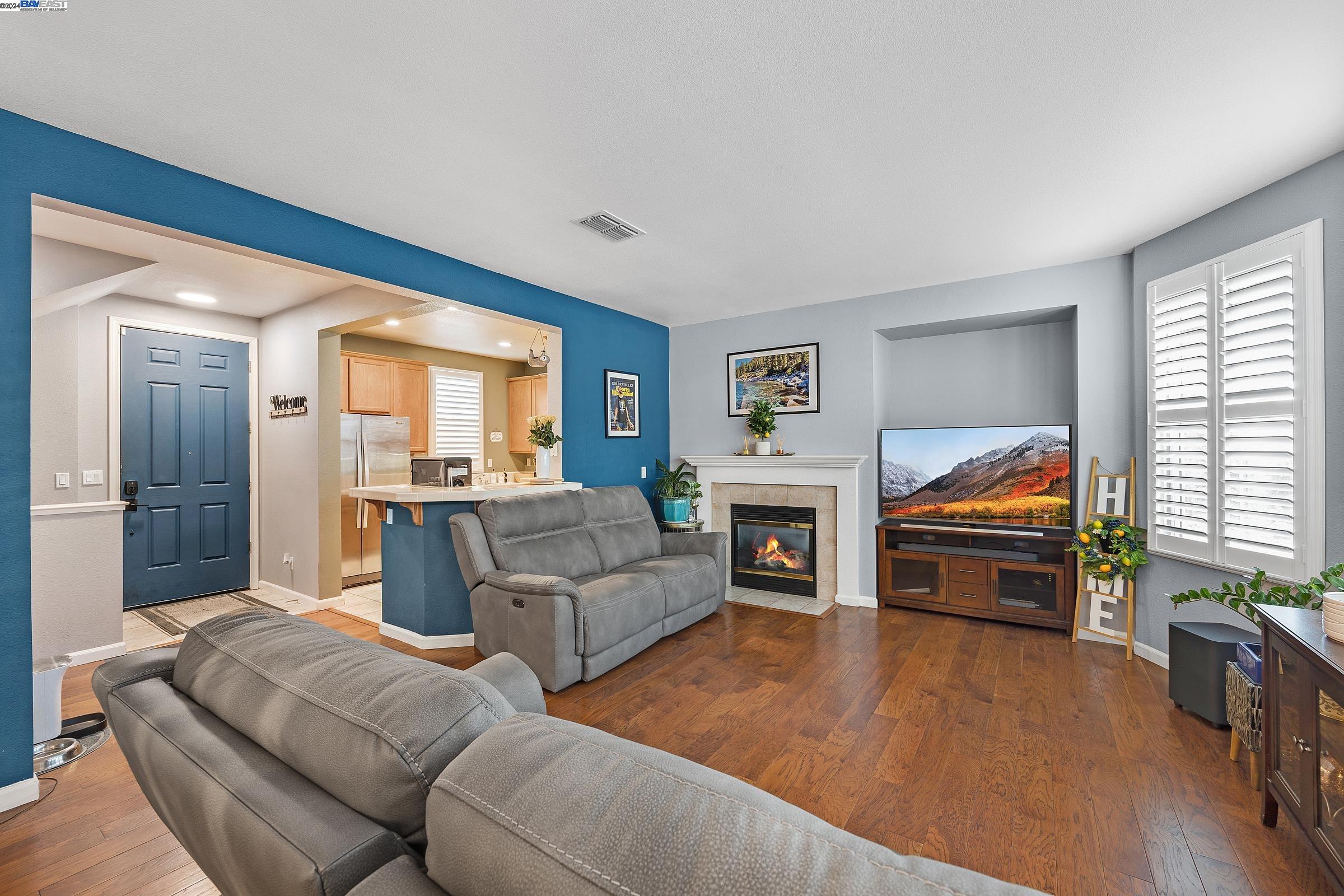 56 Picasso Ct