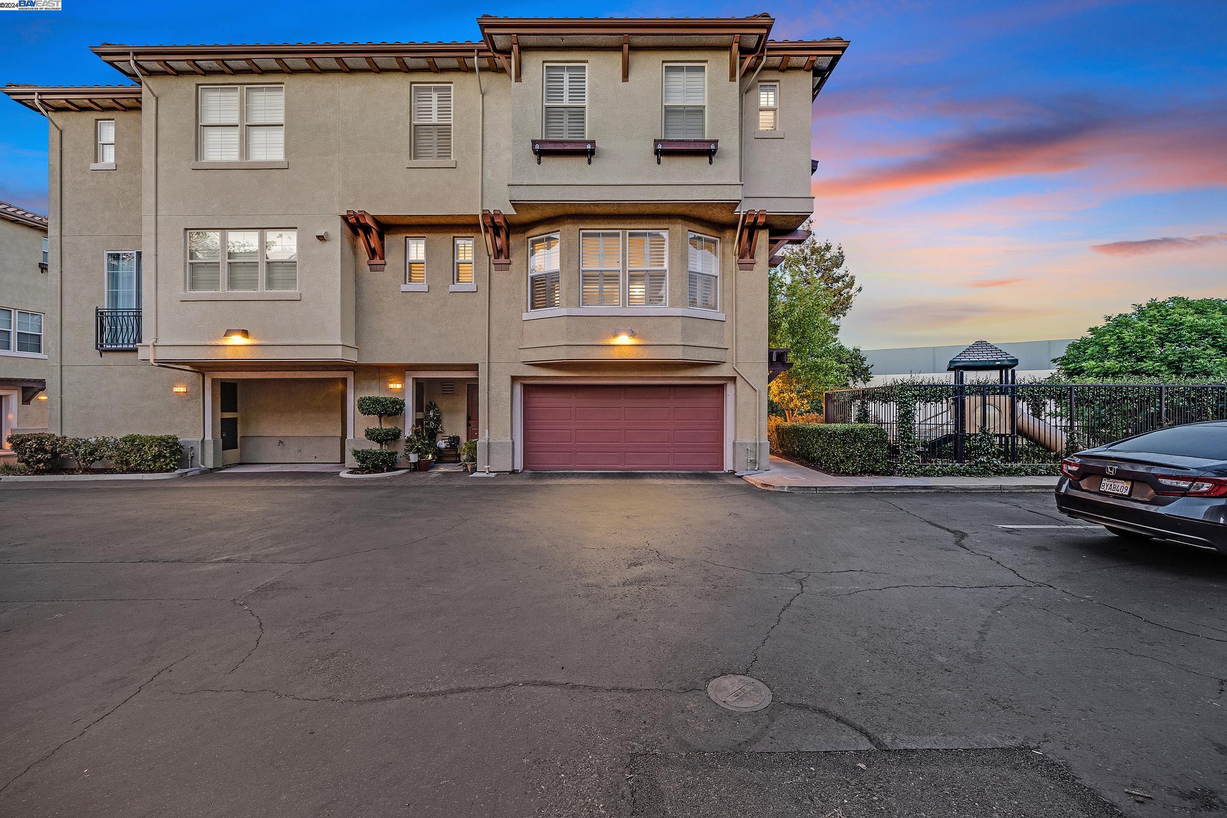 56 Picasso Ct