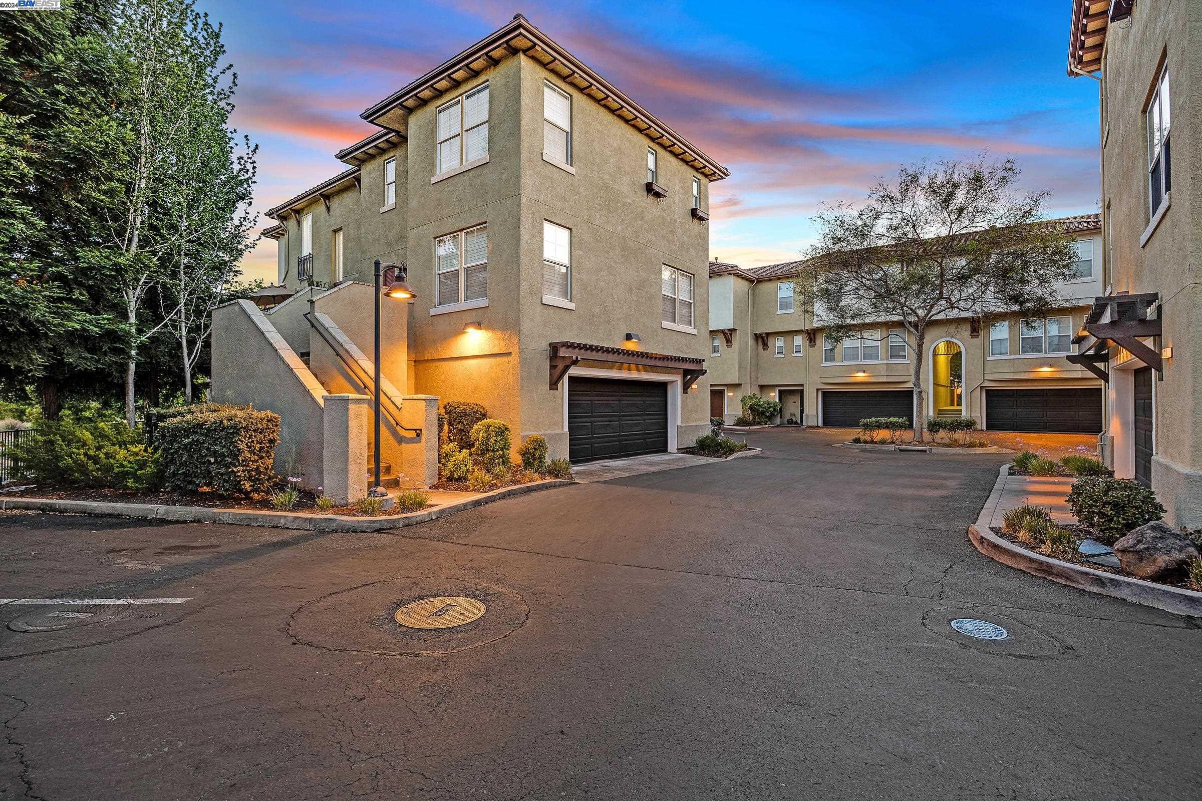 56 Picasso Ct