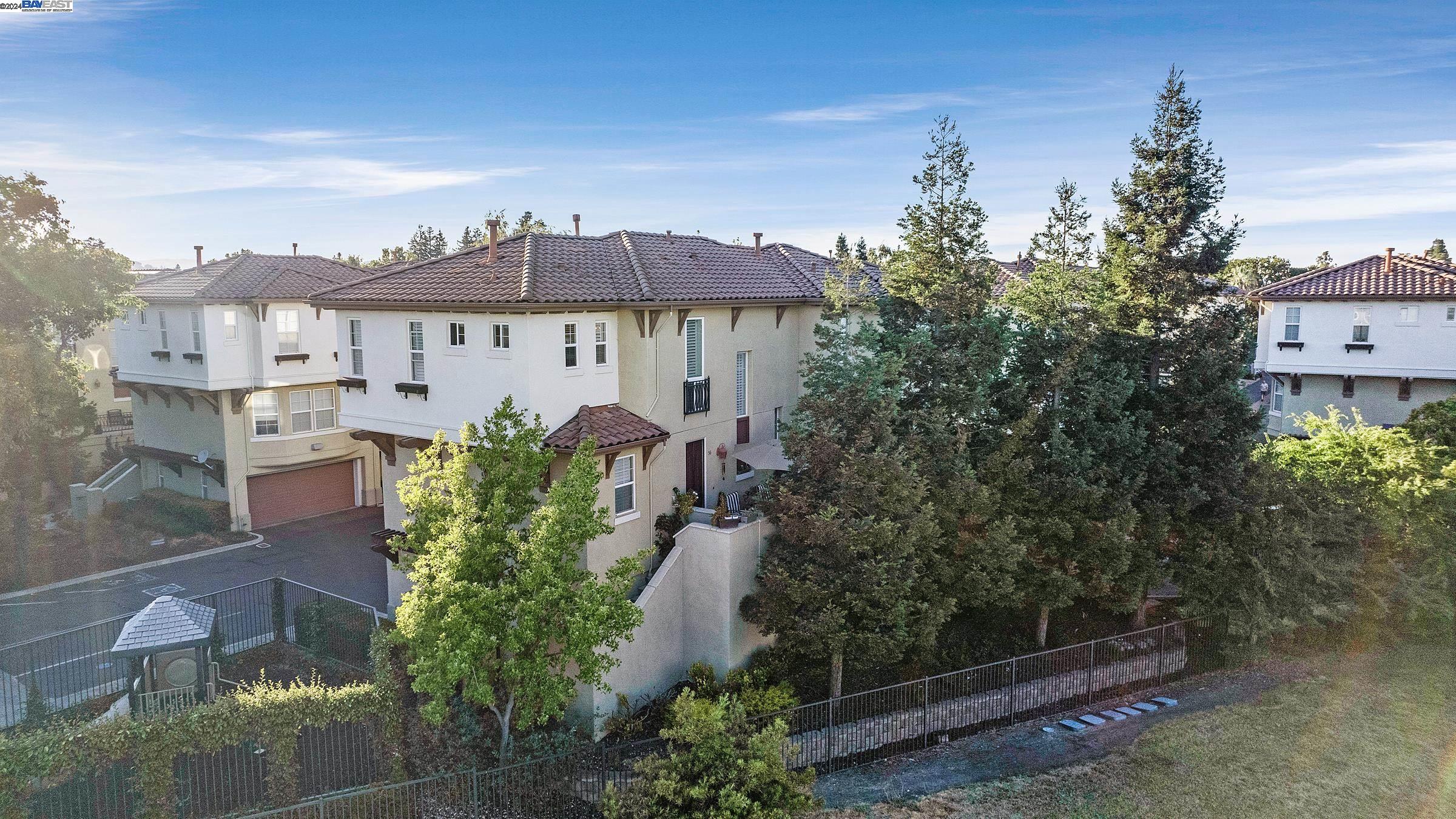 56 Picasso Ct