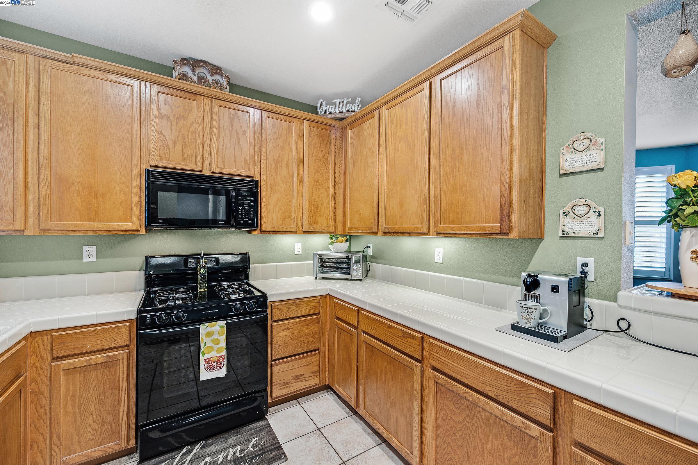 56 Picasso Ct