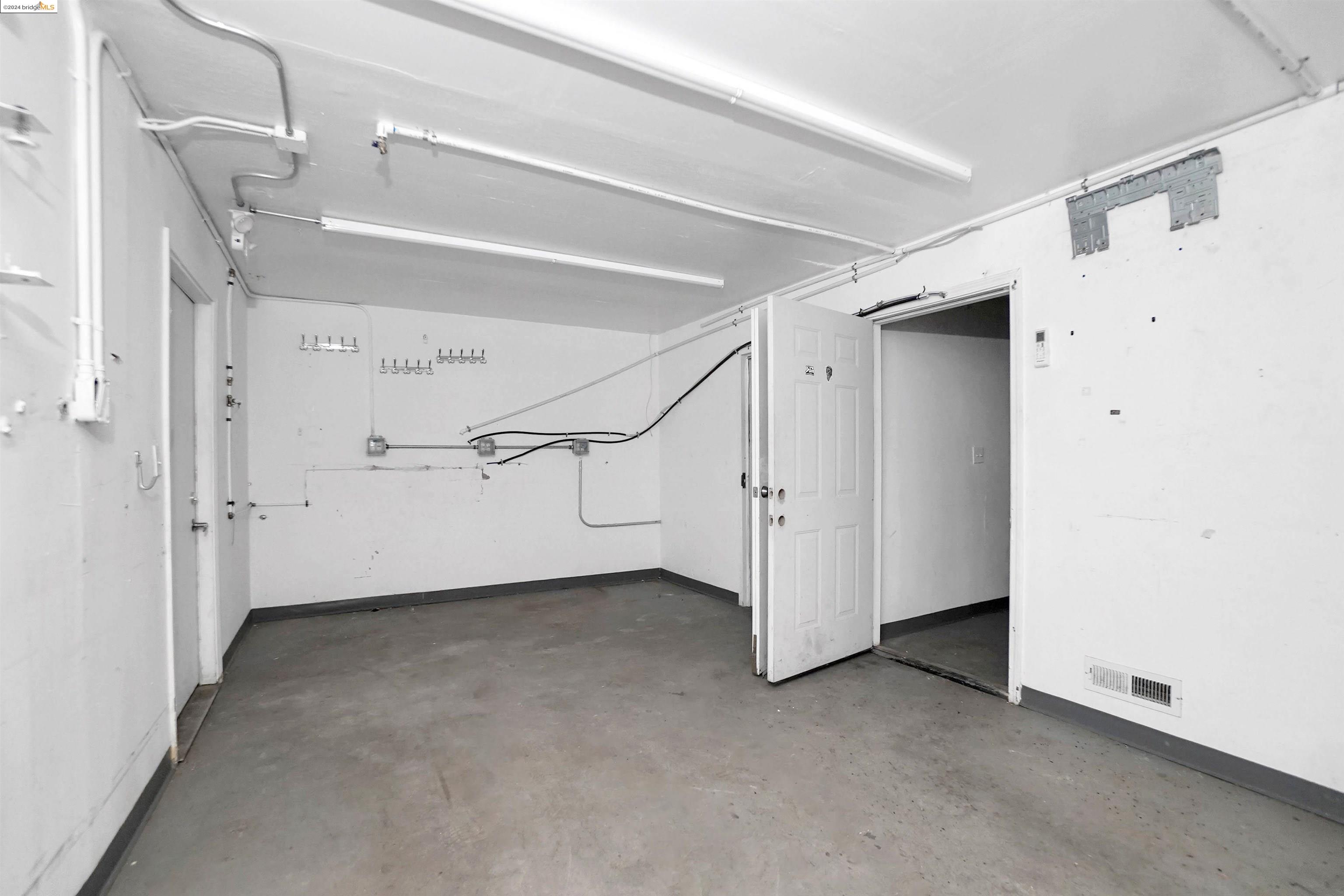 900 75Th Ave, Oakland