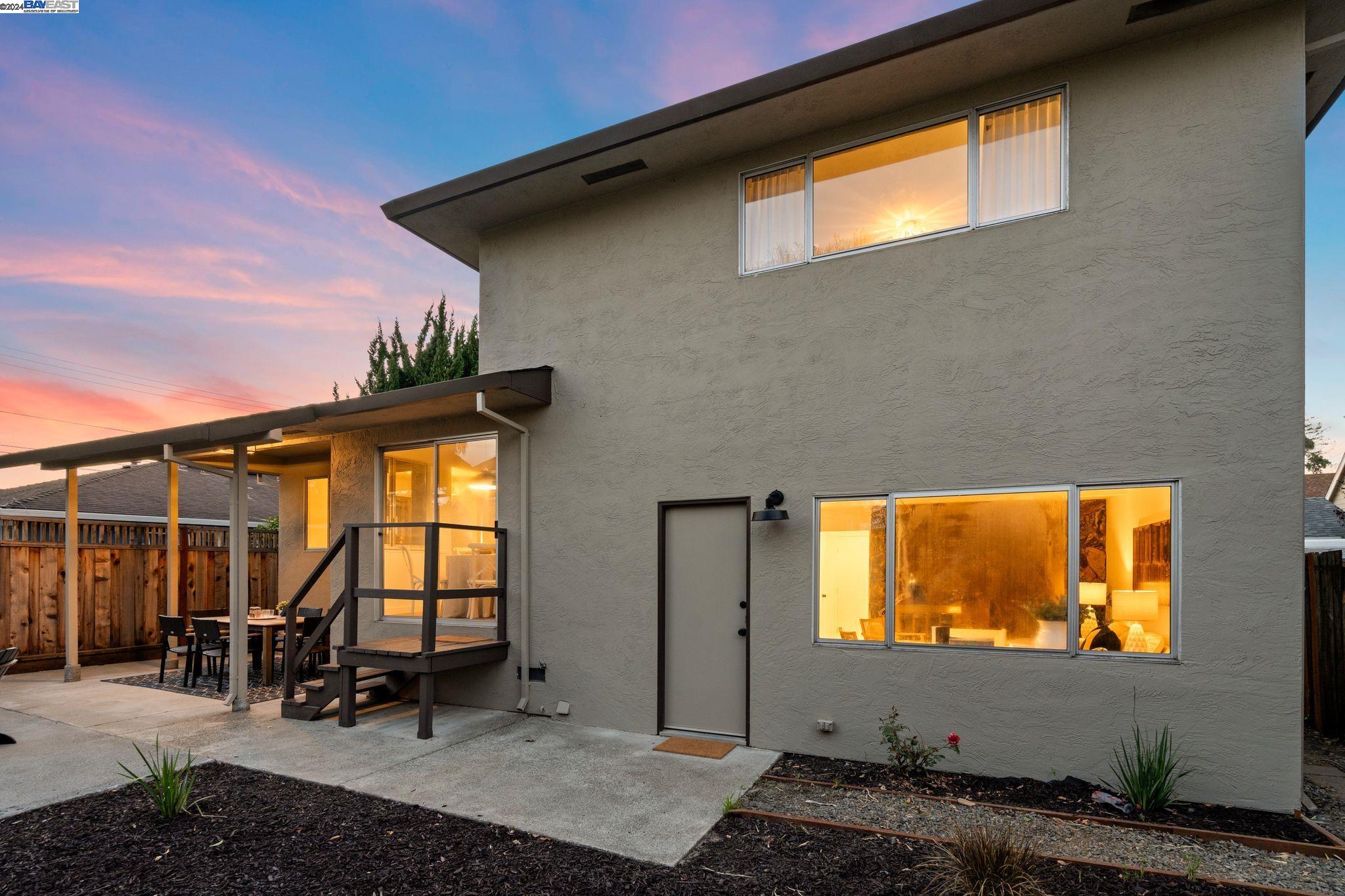 1232 Market St