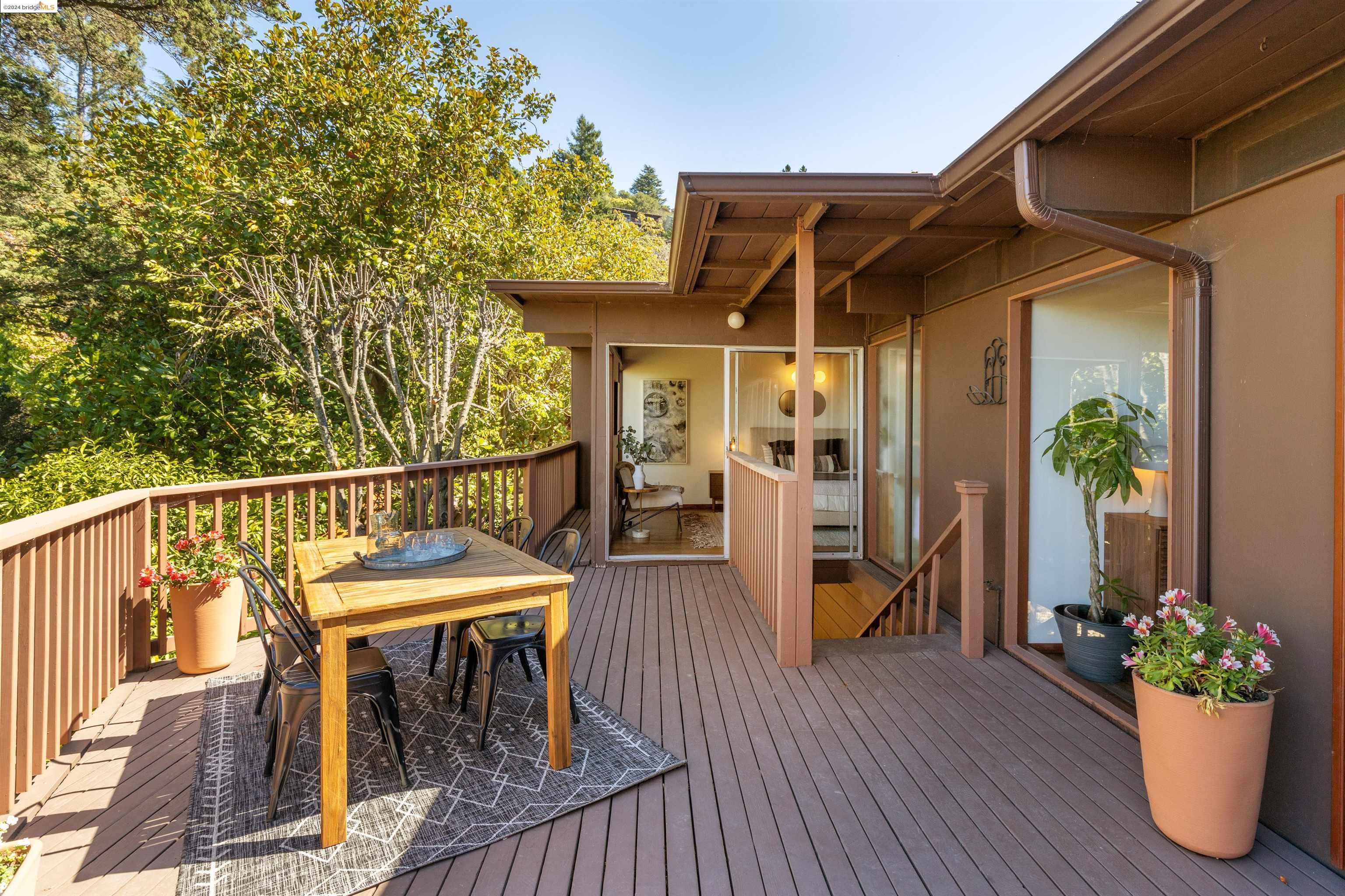 61 Fairlawn DR