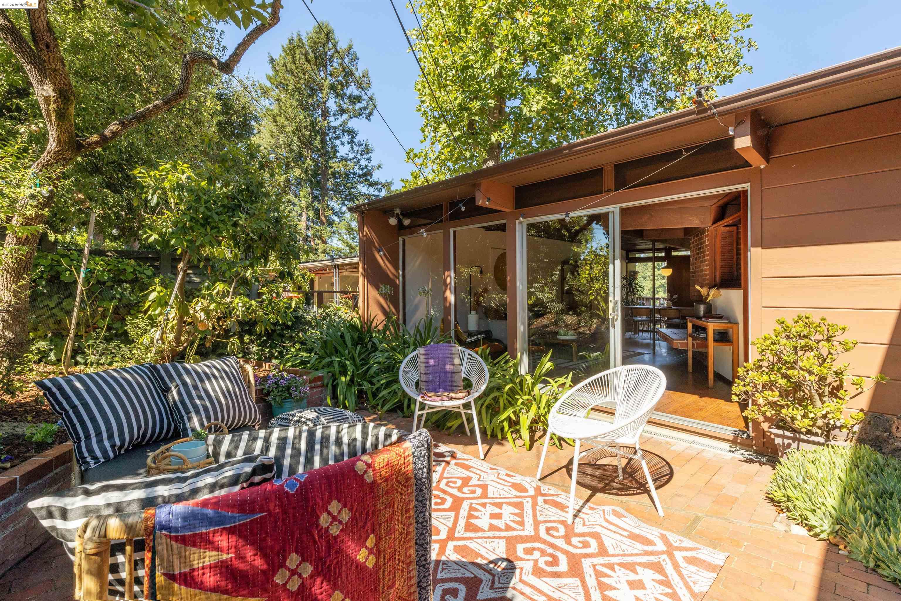 61 Fairlawn DR
