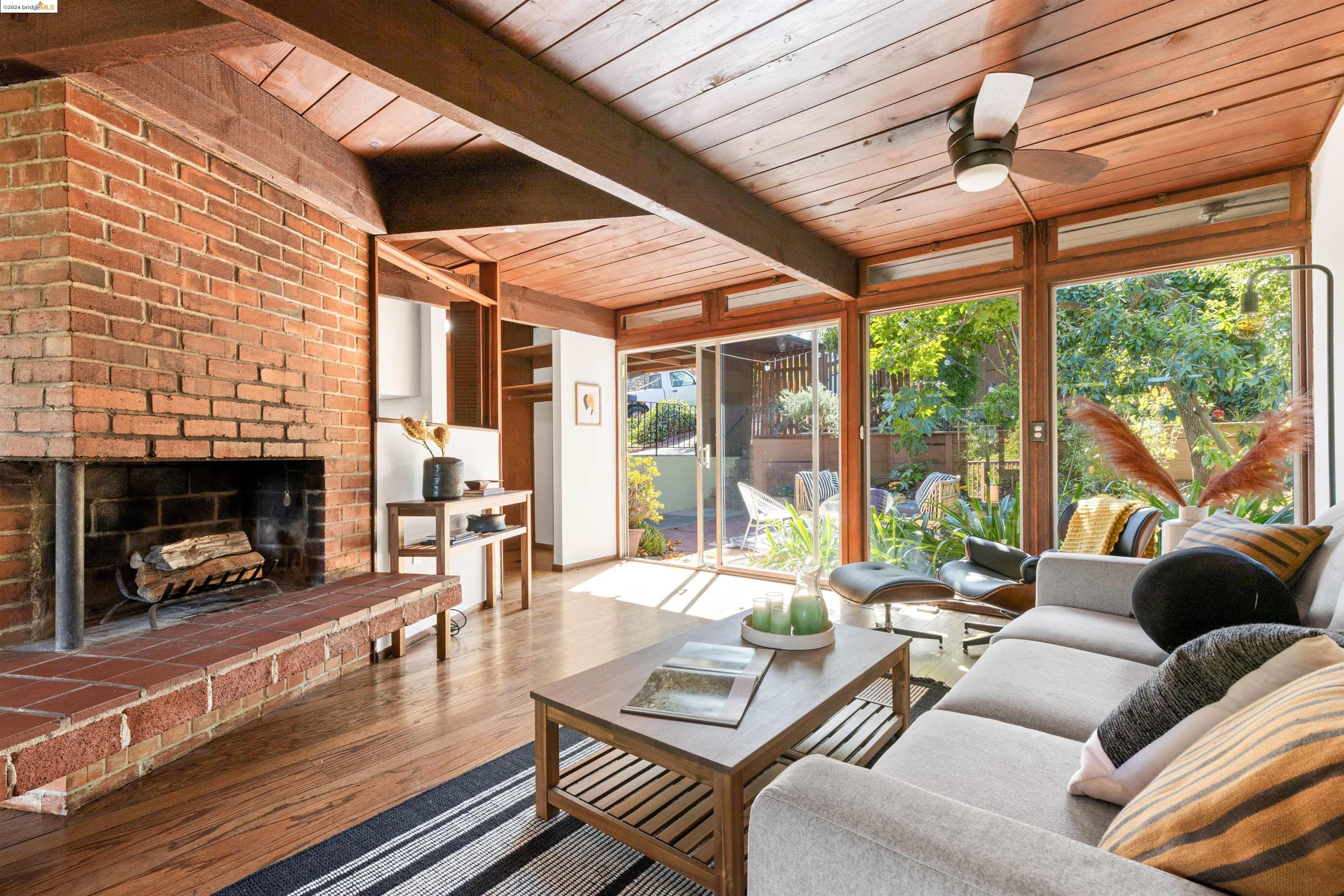 61 Fairlawn DR