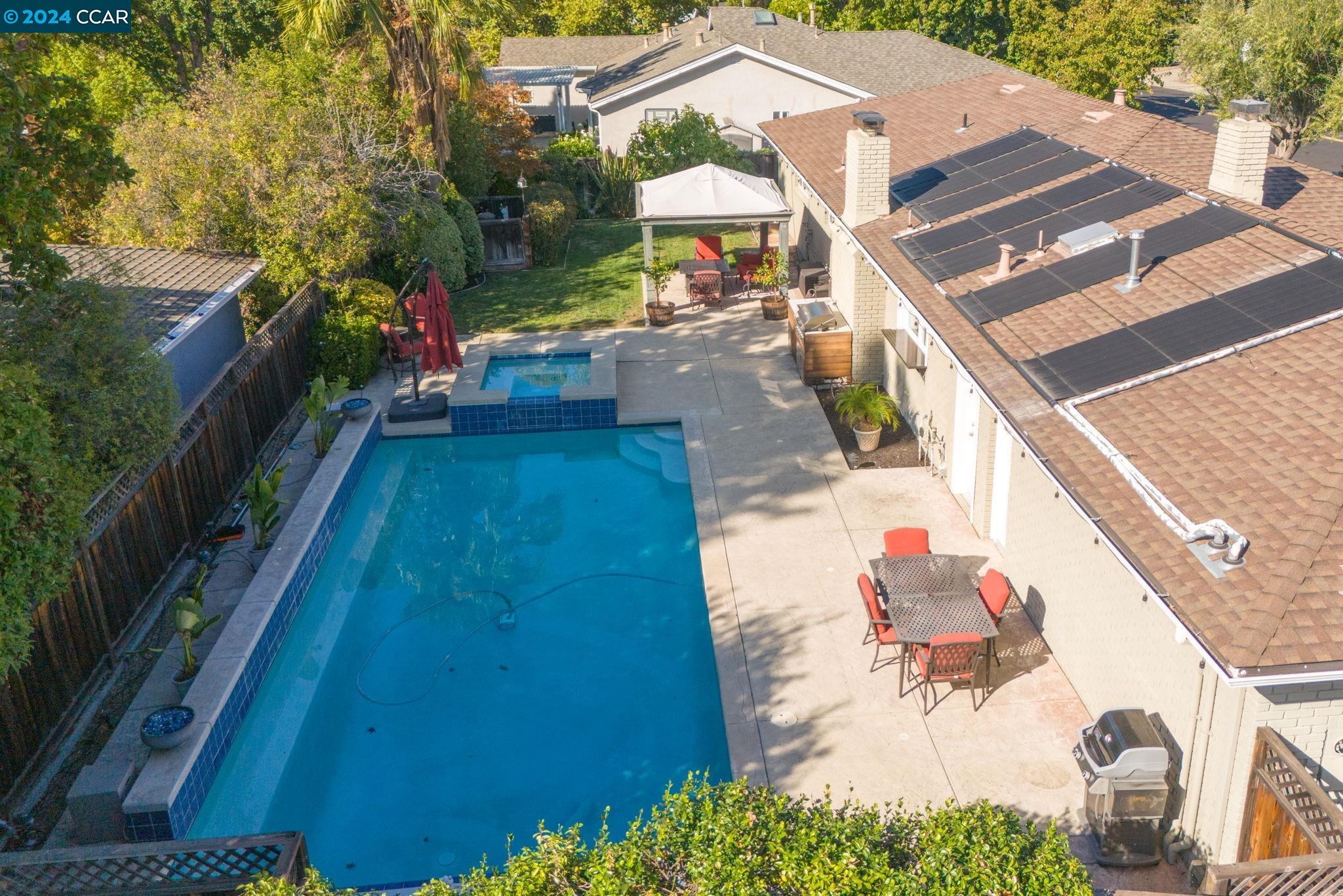 233 Las Lomas Way