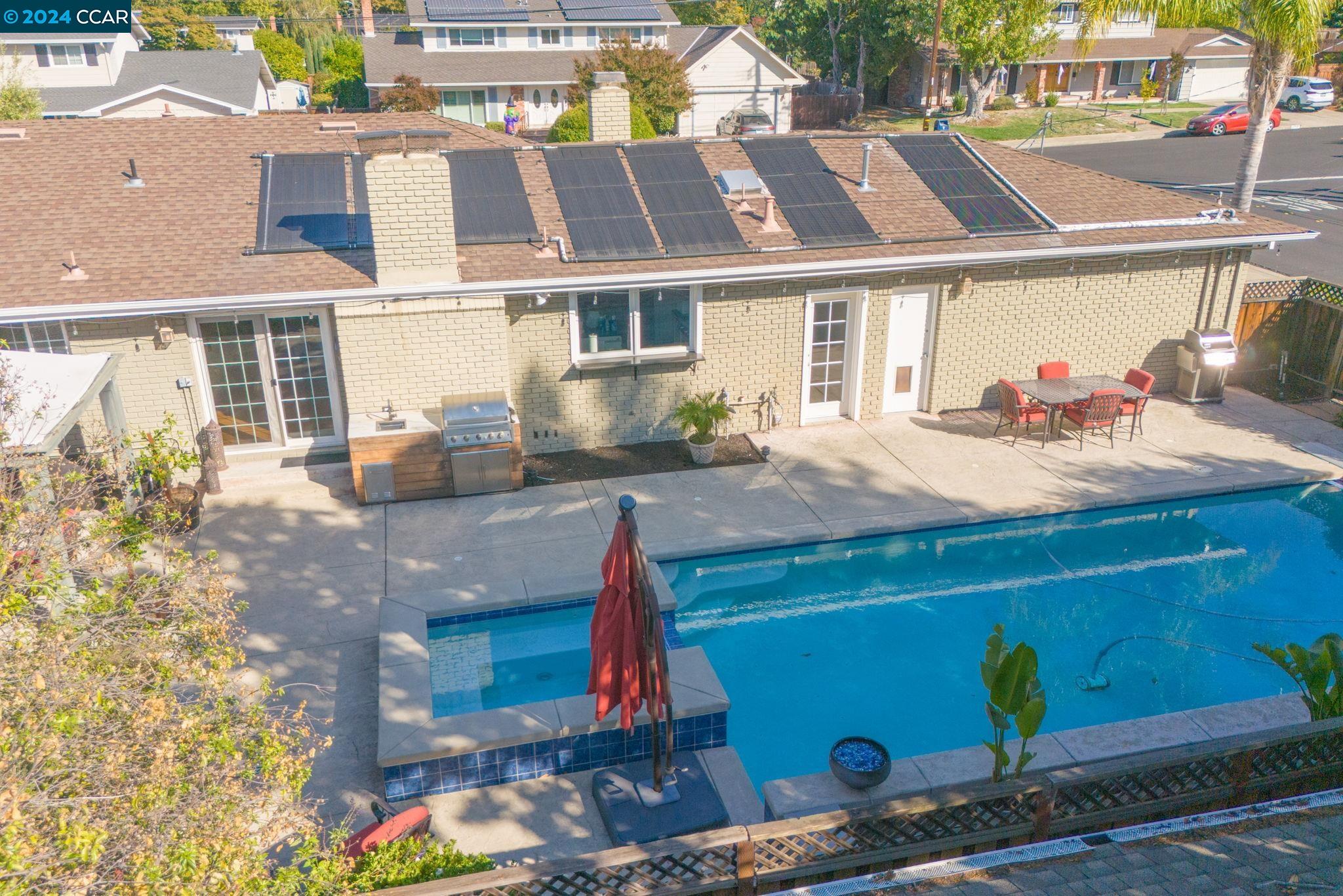 233 Las Lomas Way