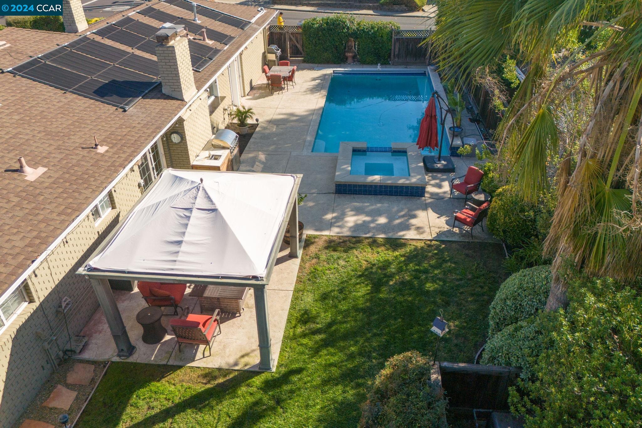 233 Las Lomas Way