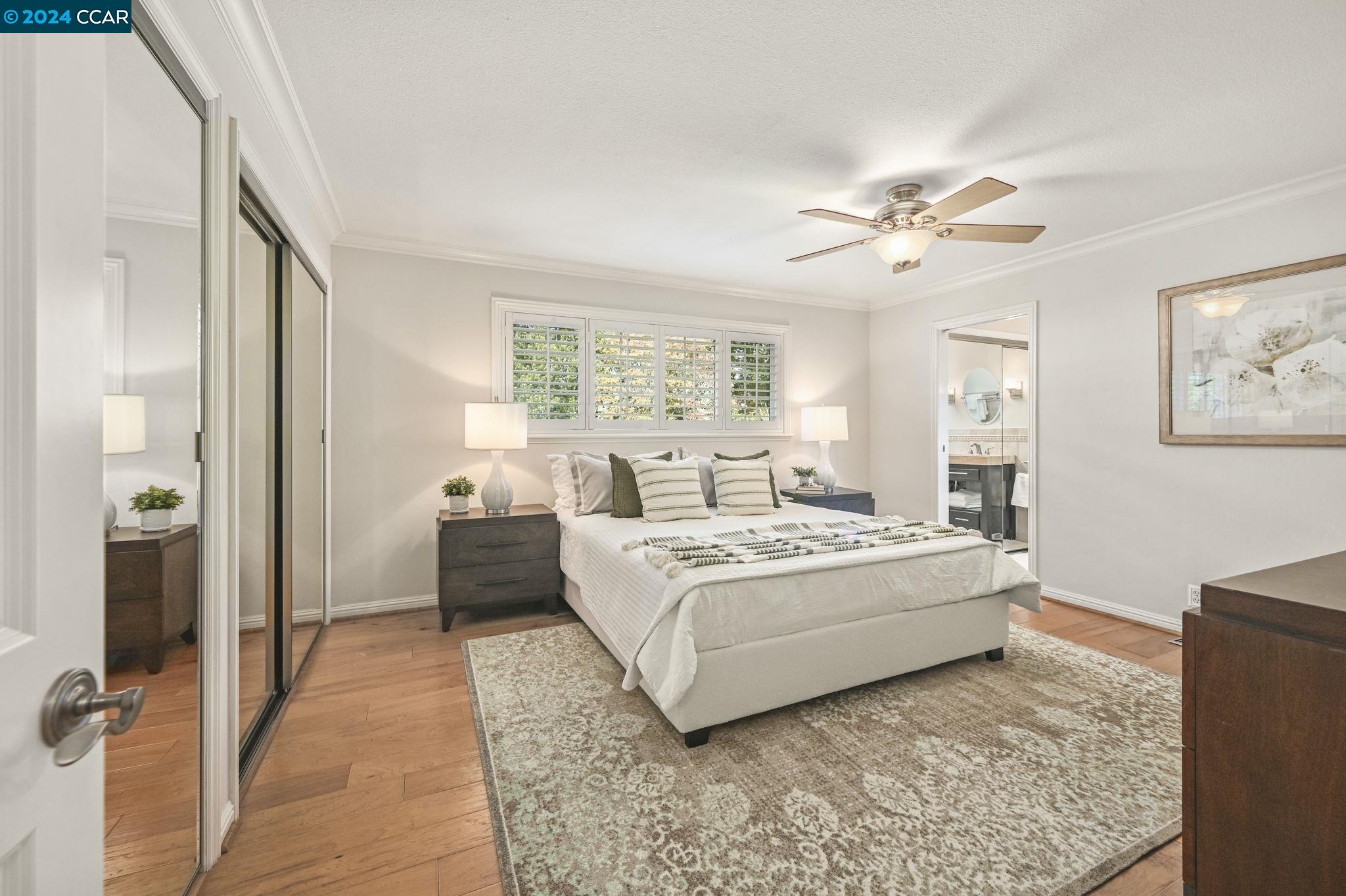 233 Las Lomas Way