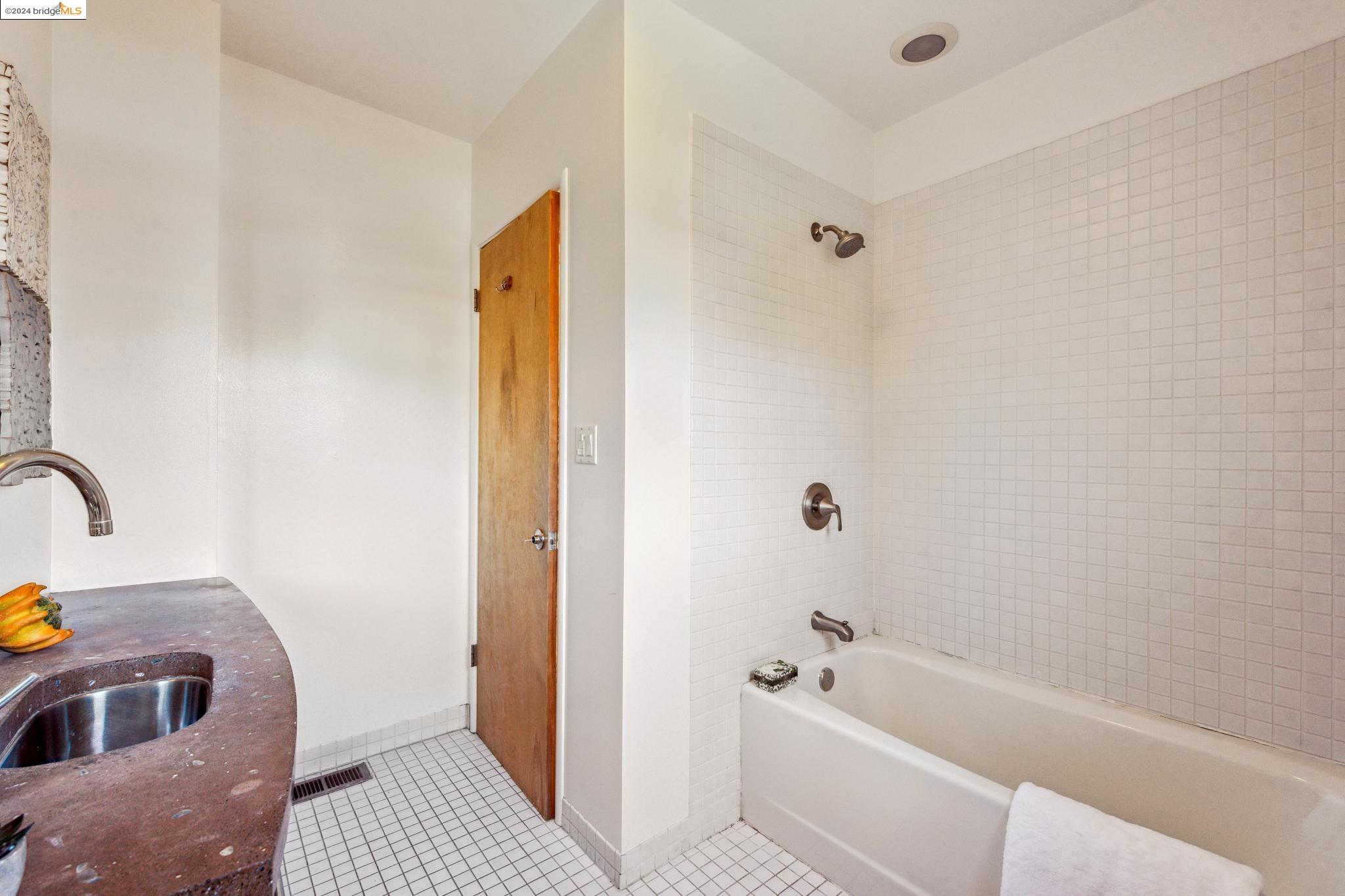 6510 Shattuck Ave, Oakland