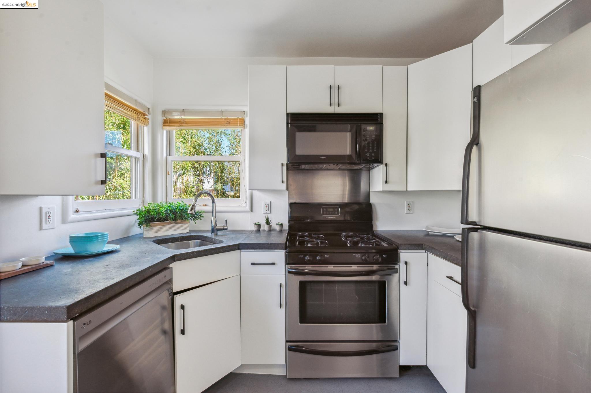 6510 Shattuck Ave, Oakland