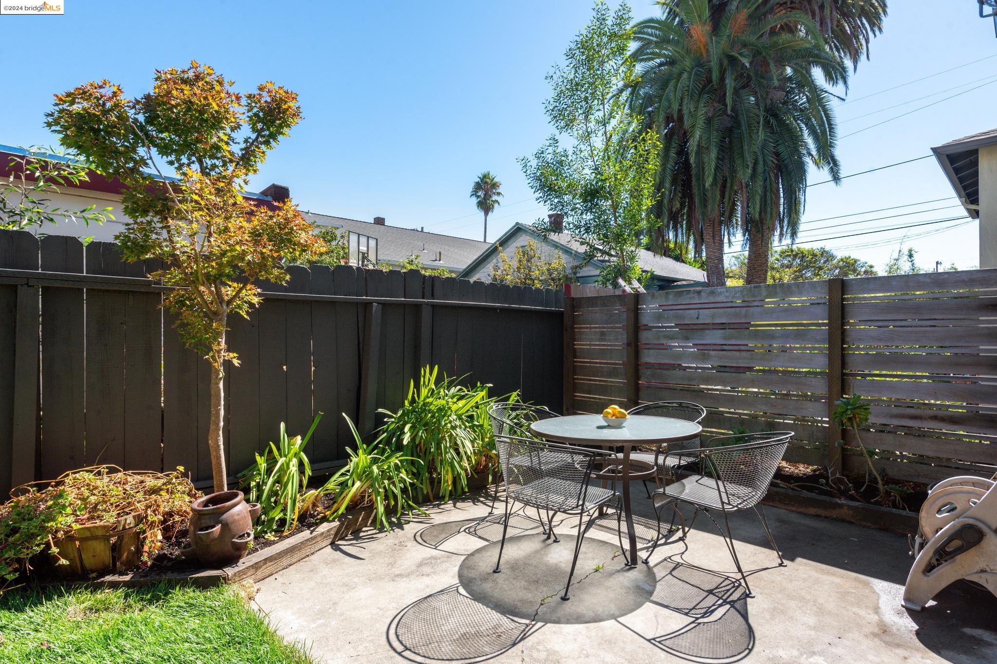 6510 Shattuck Ave, Oakland
