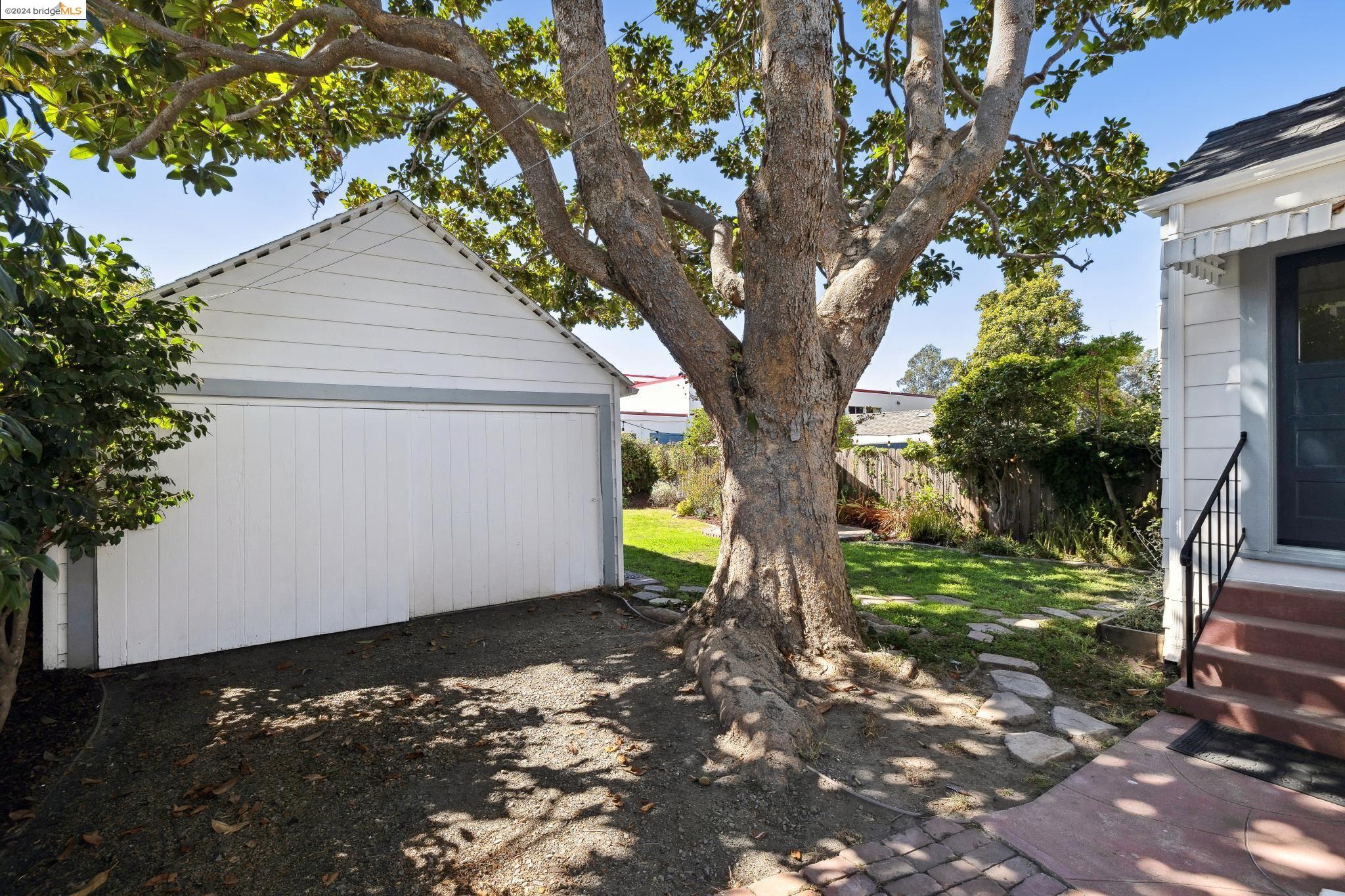 1211 San Jose St