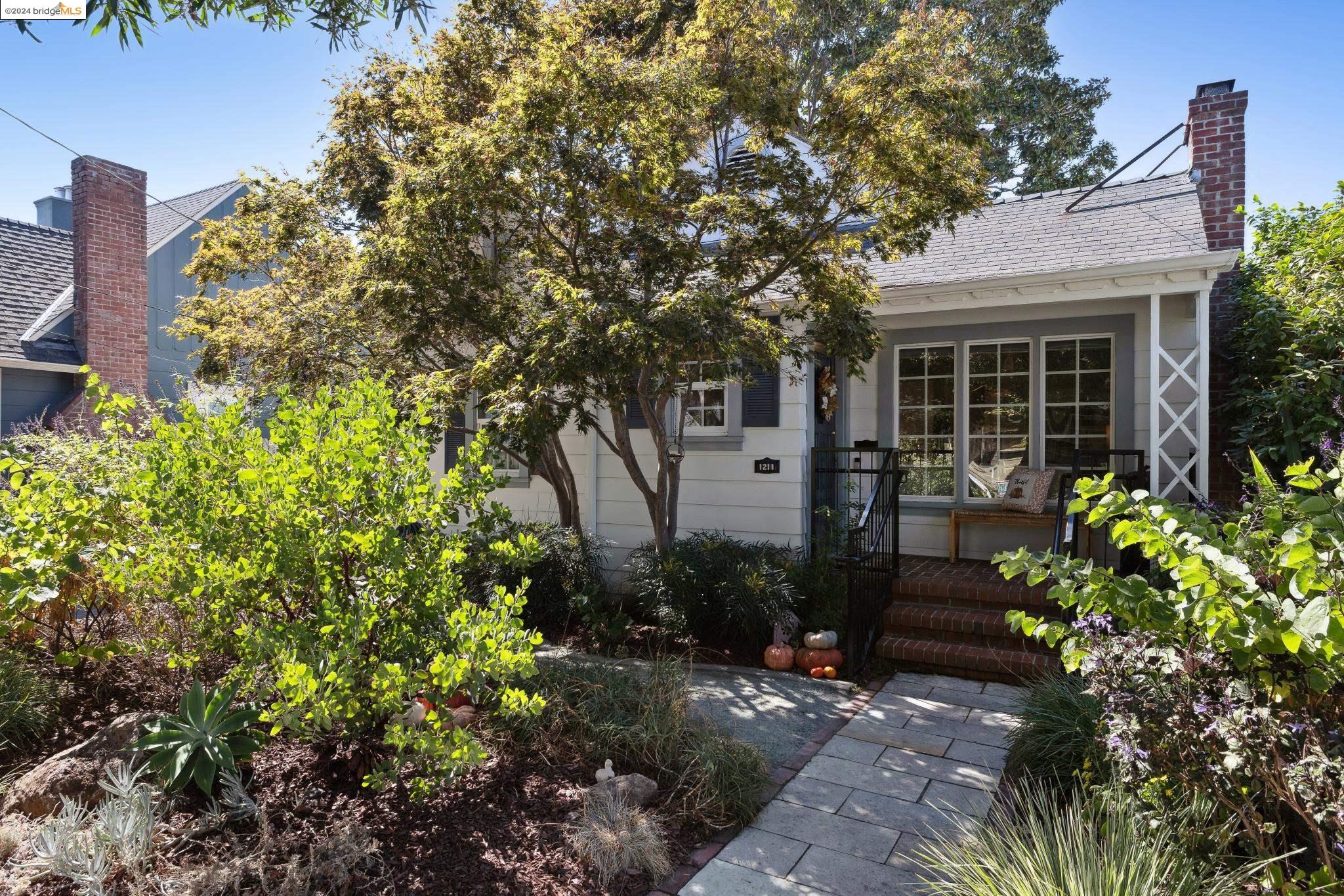 1211 San Jose St