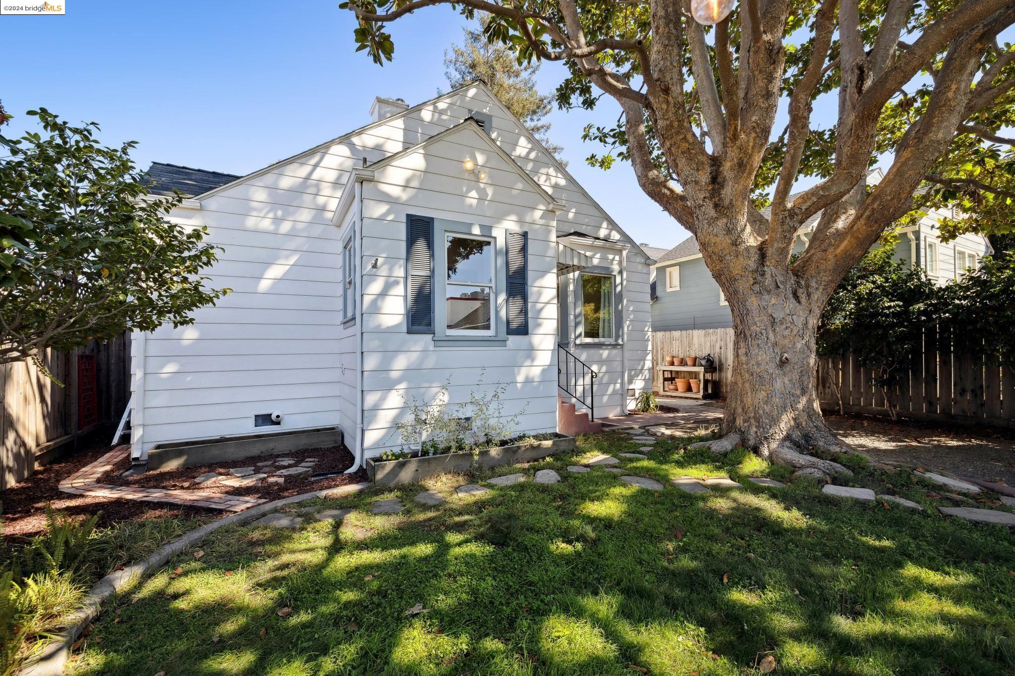 1211 San Jose St