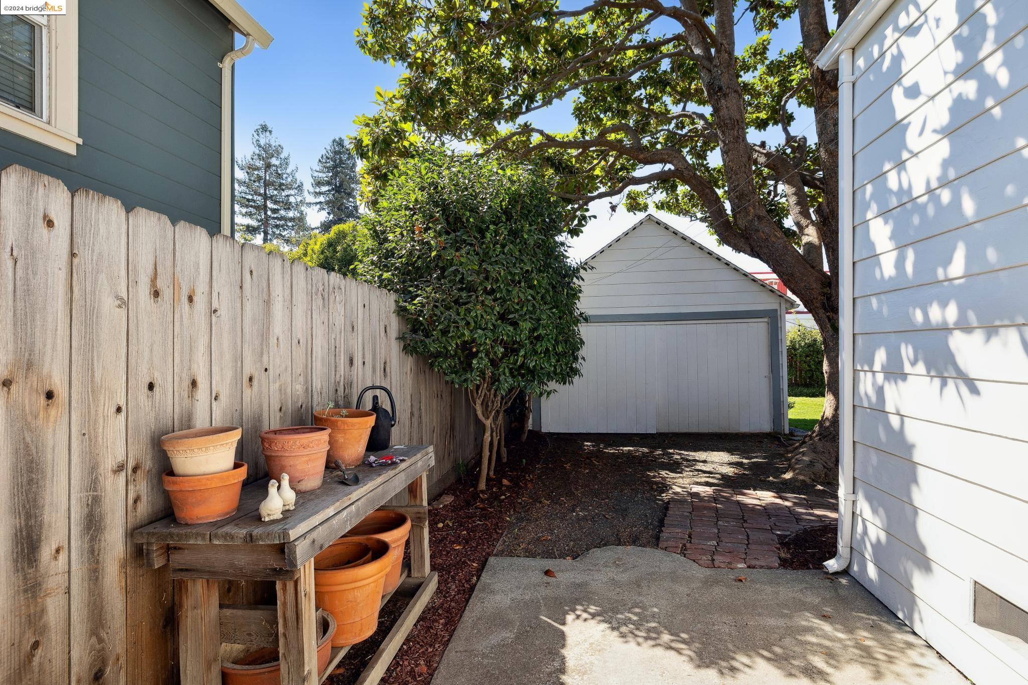 1211 San Jose St