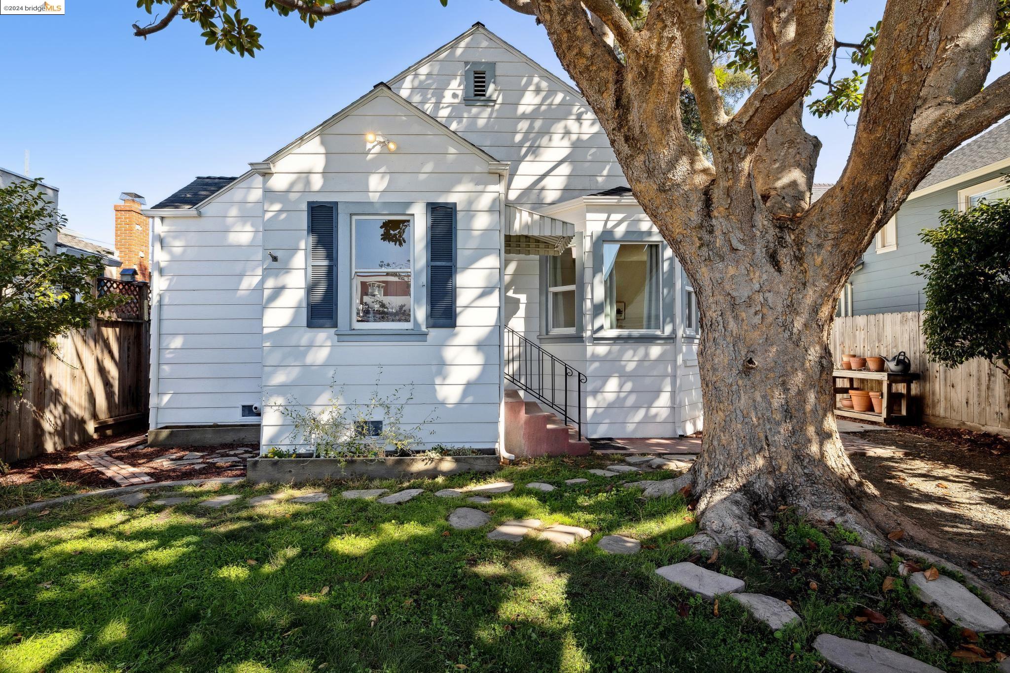 1211 San Jose St