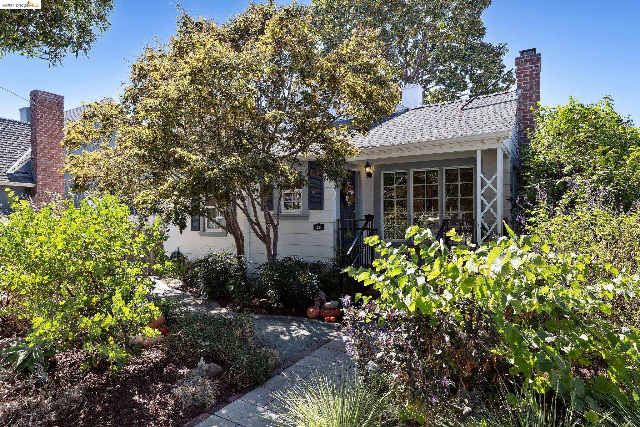 1211 San Jose St