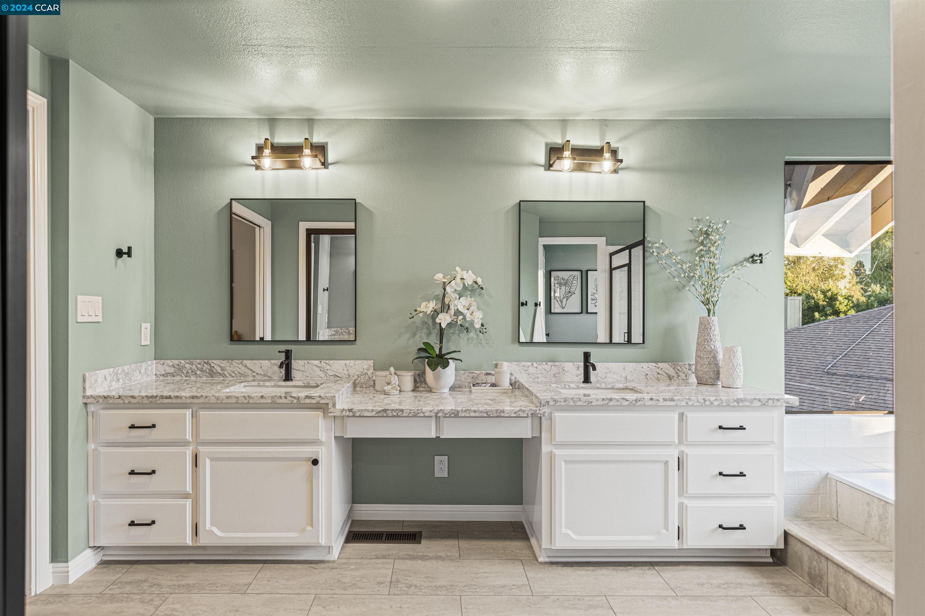 1708 Oro Valley Cir