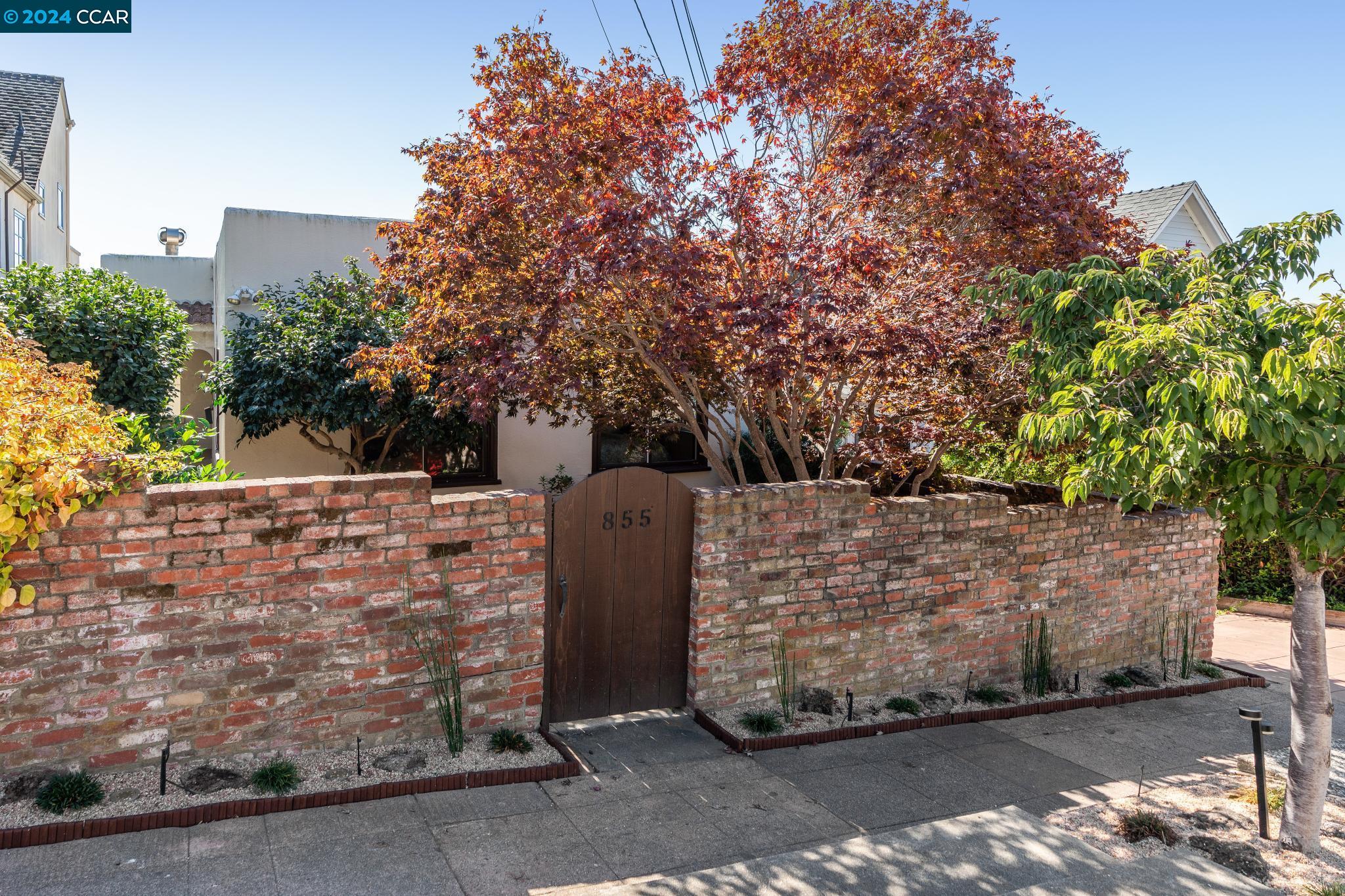 855 Indian Rock Ave
