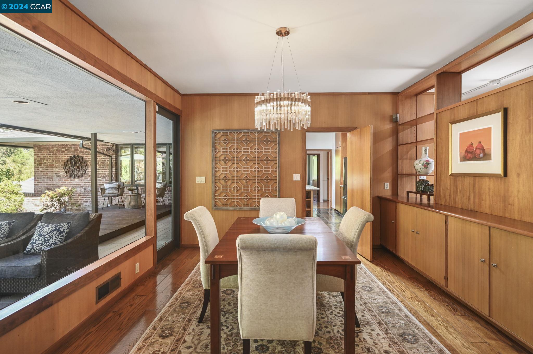1 Moraga Ct