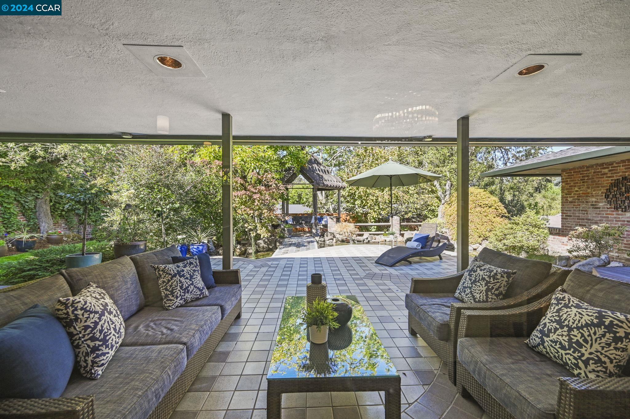 1 Moraga Ct