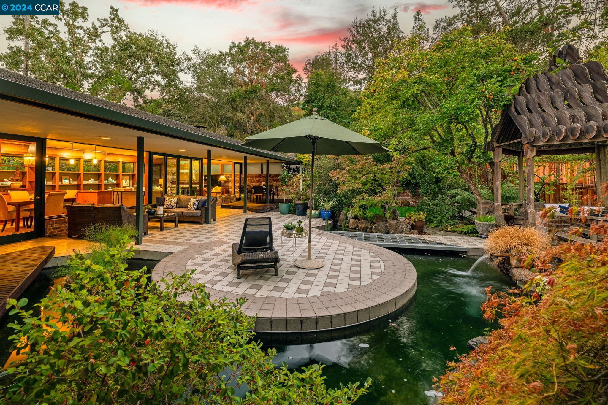 1 Moraga Ct