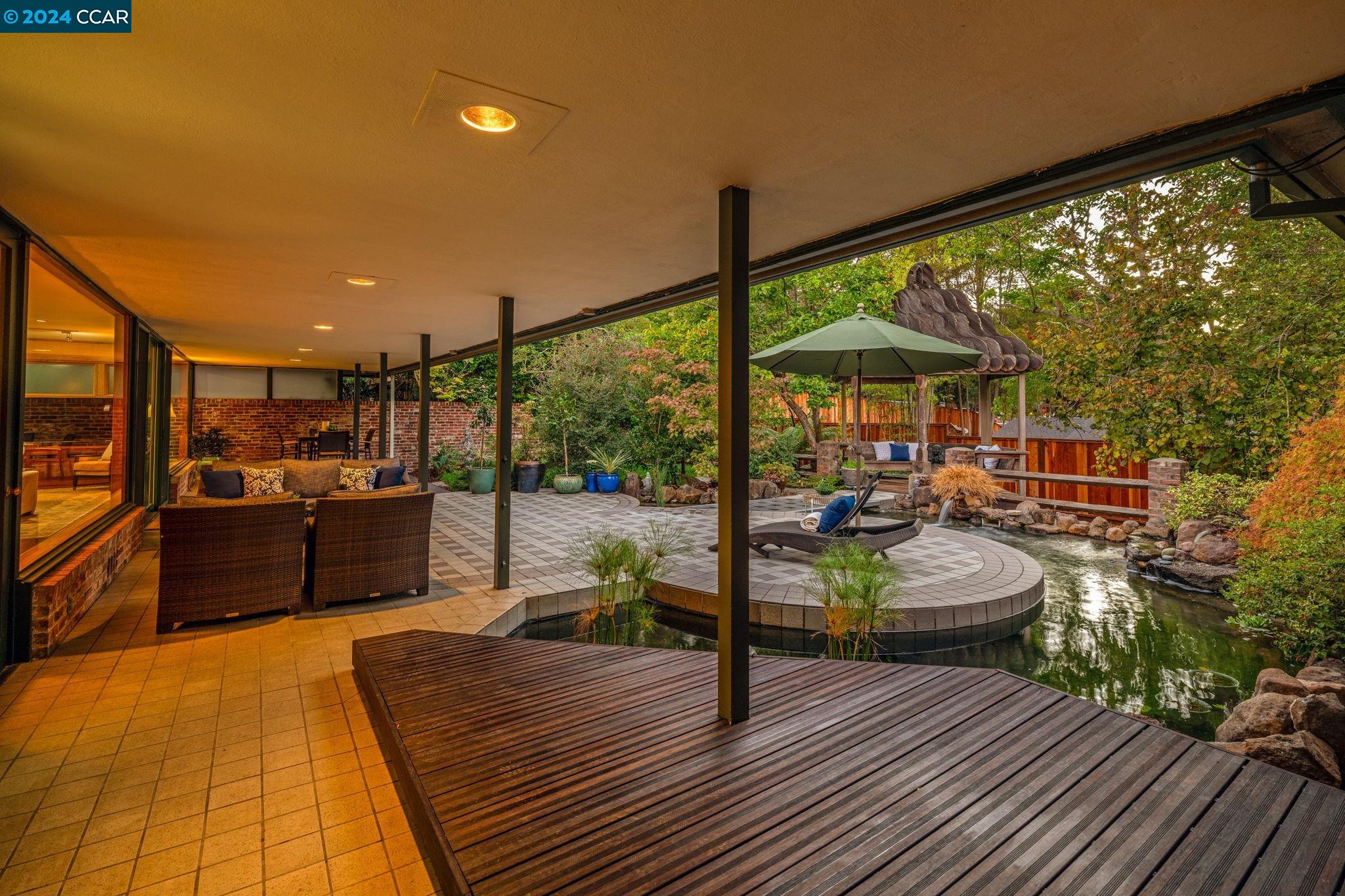 1 Moraga Ct