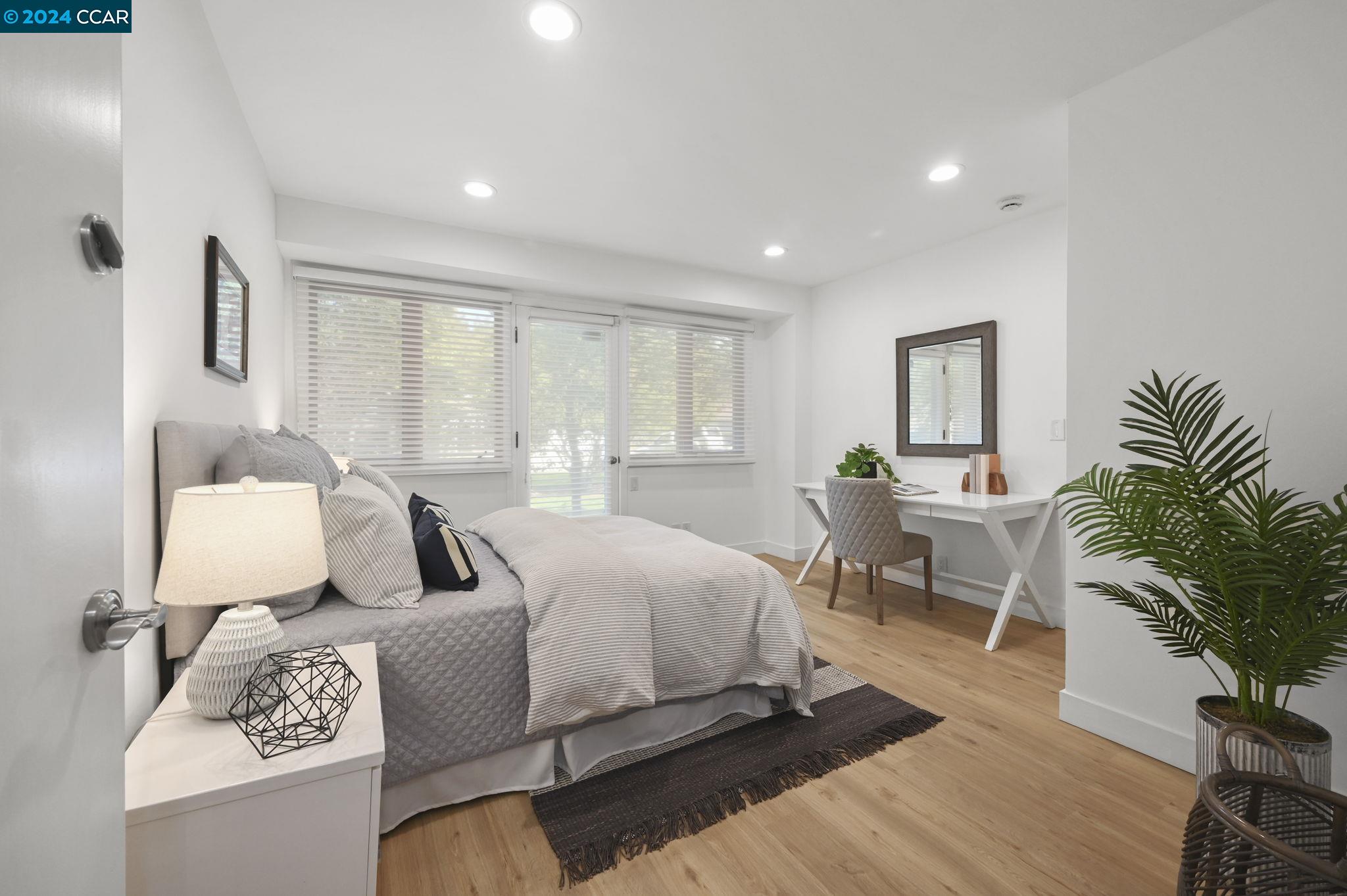 1 Moraga Ct