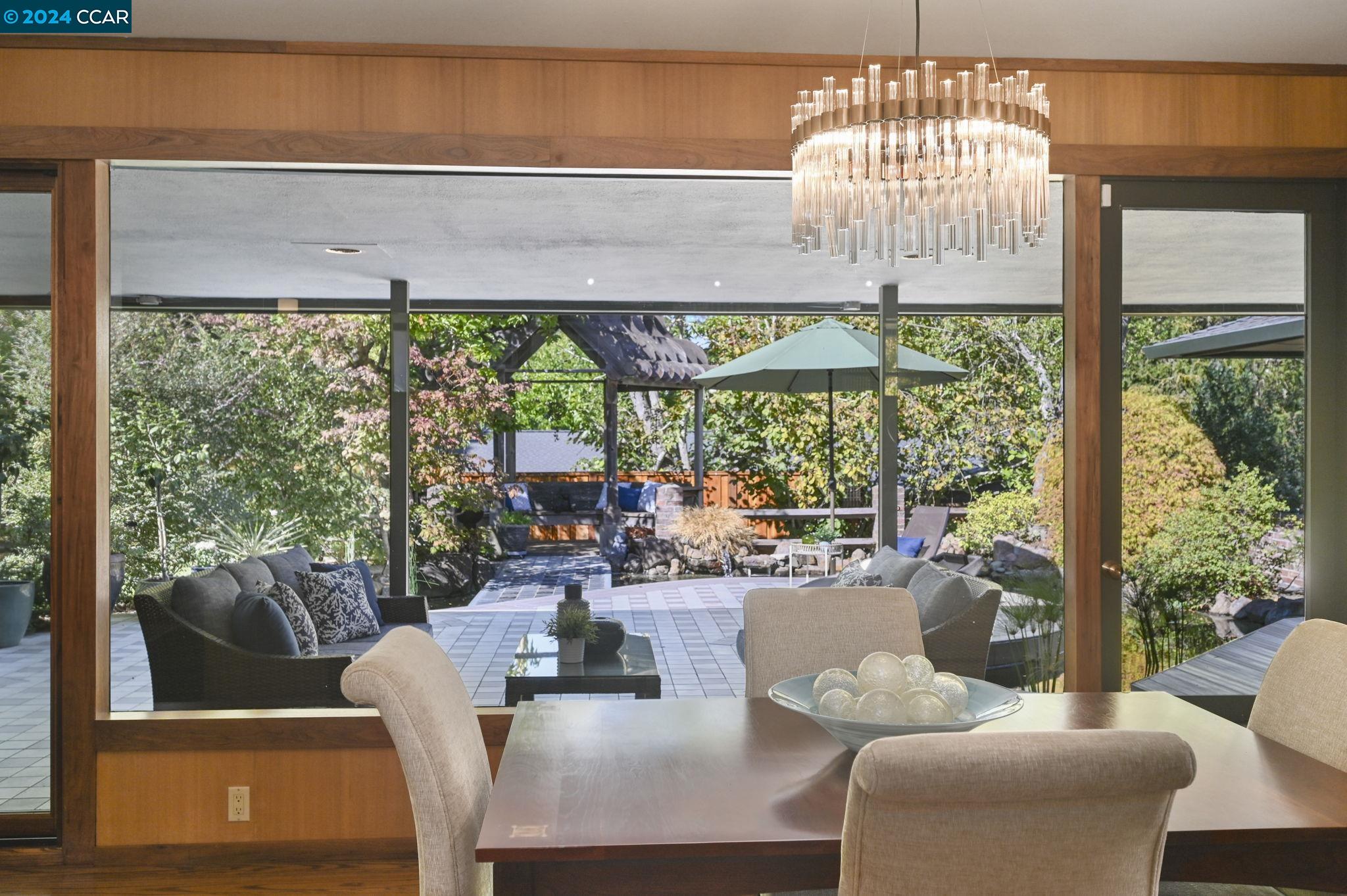 1 Moraga Ct
