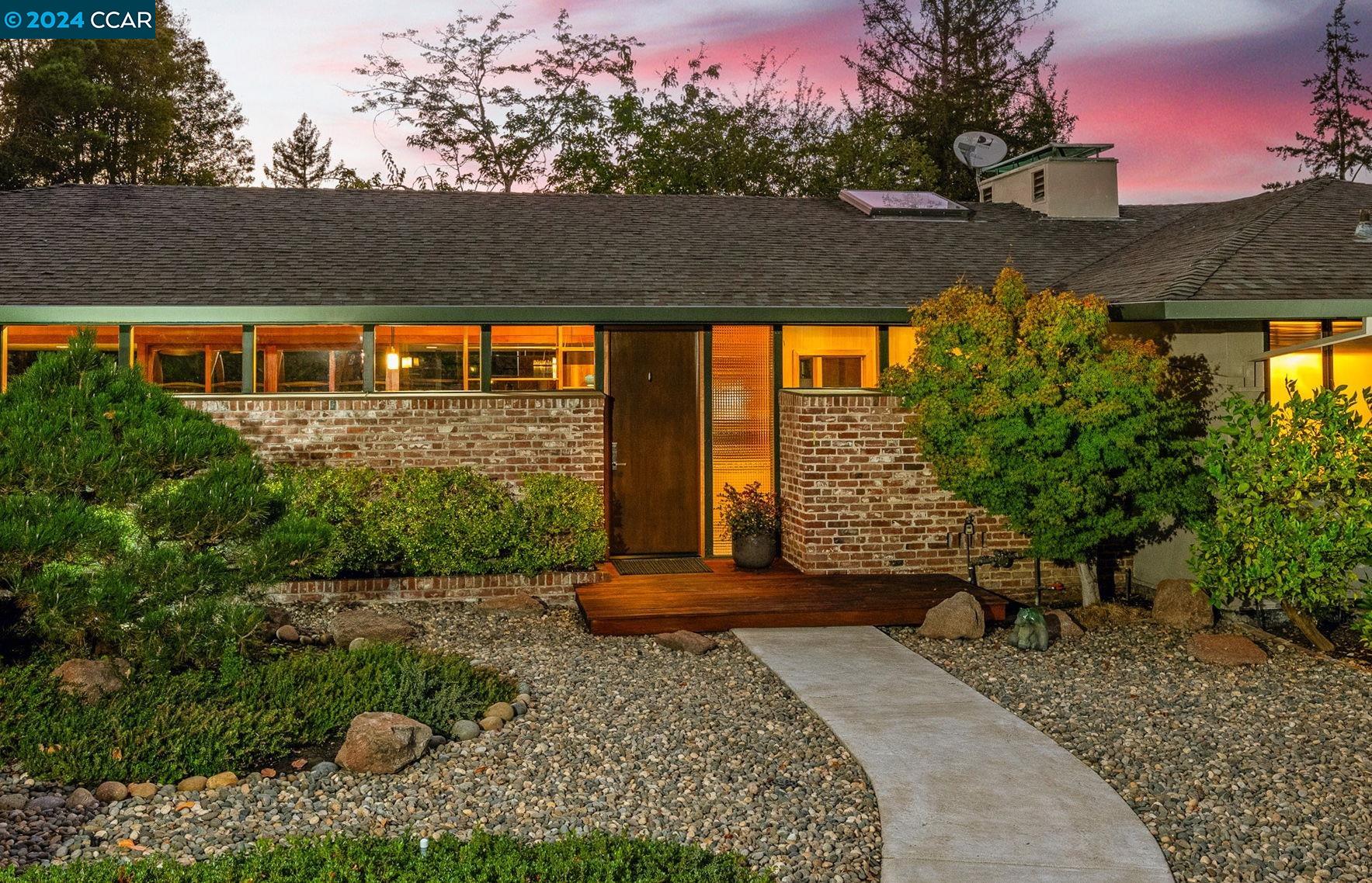 1 Moraga Ct