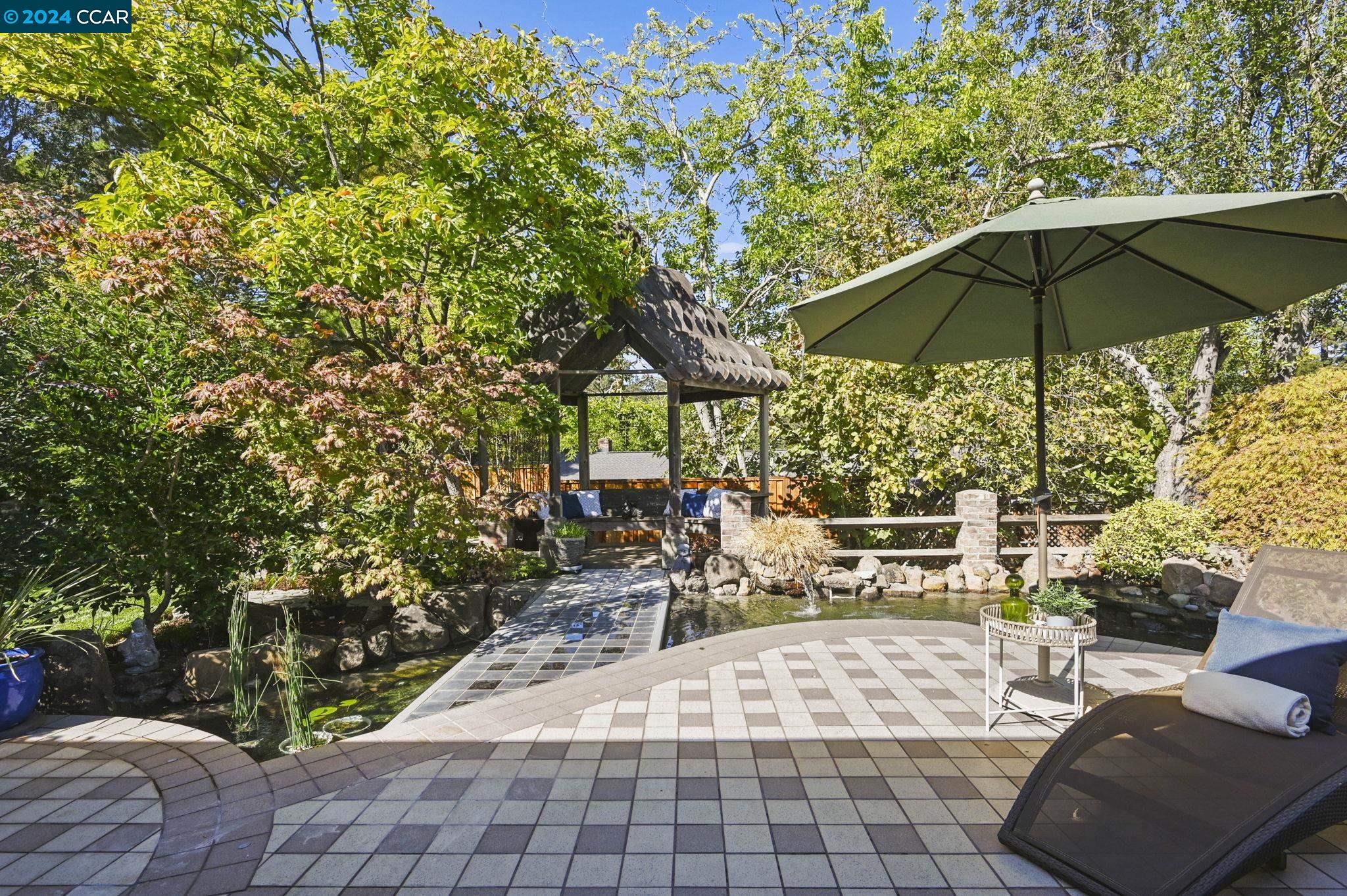 1 Moraga Ct