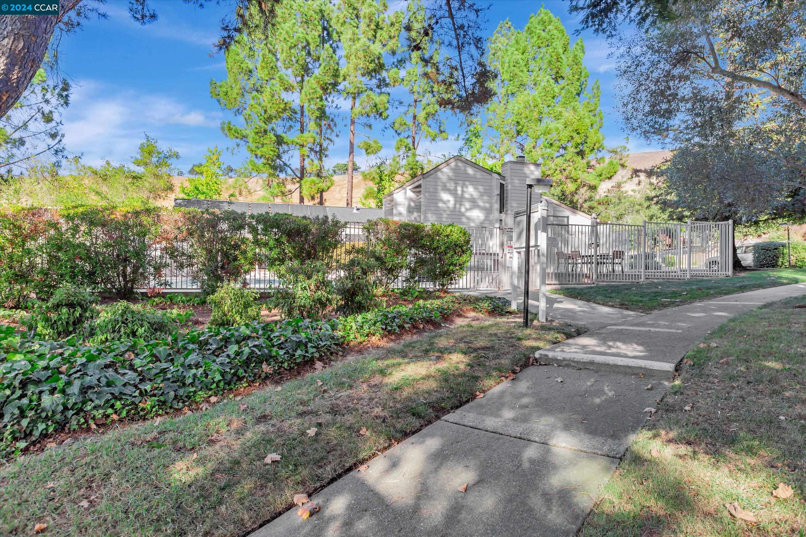 502 Woodminster Dr