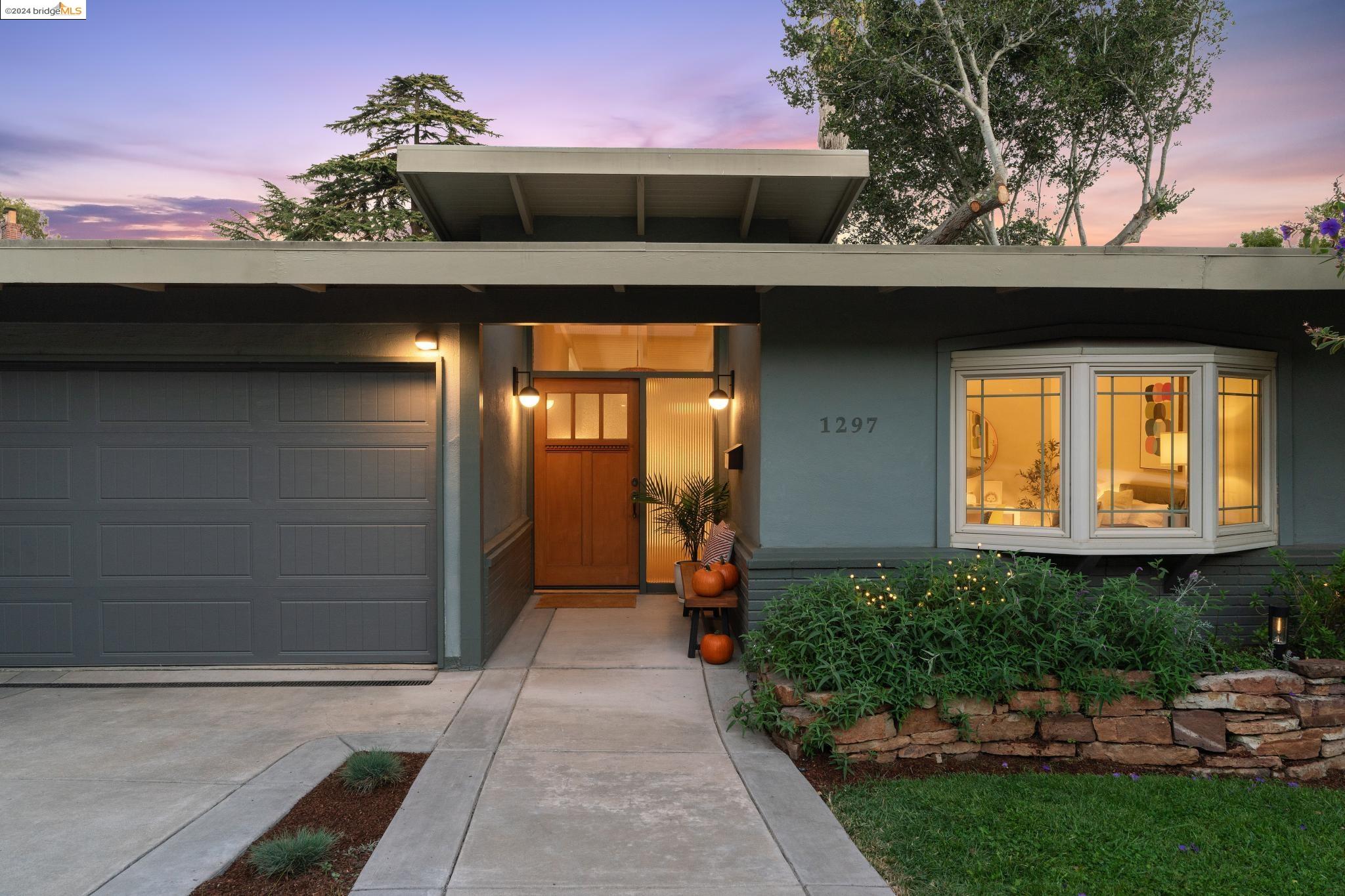 1297 Sunnyhills Rd