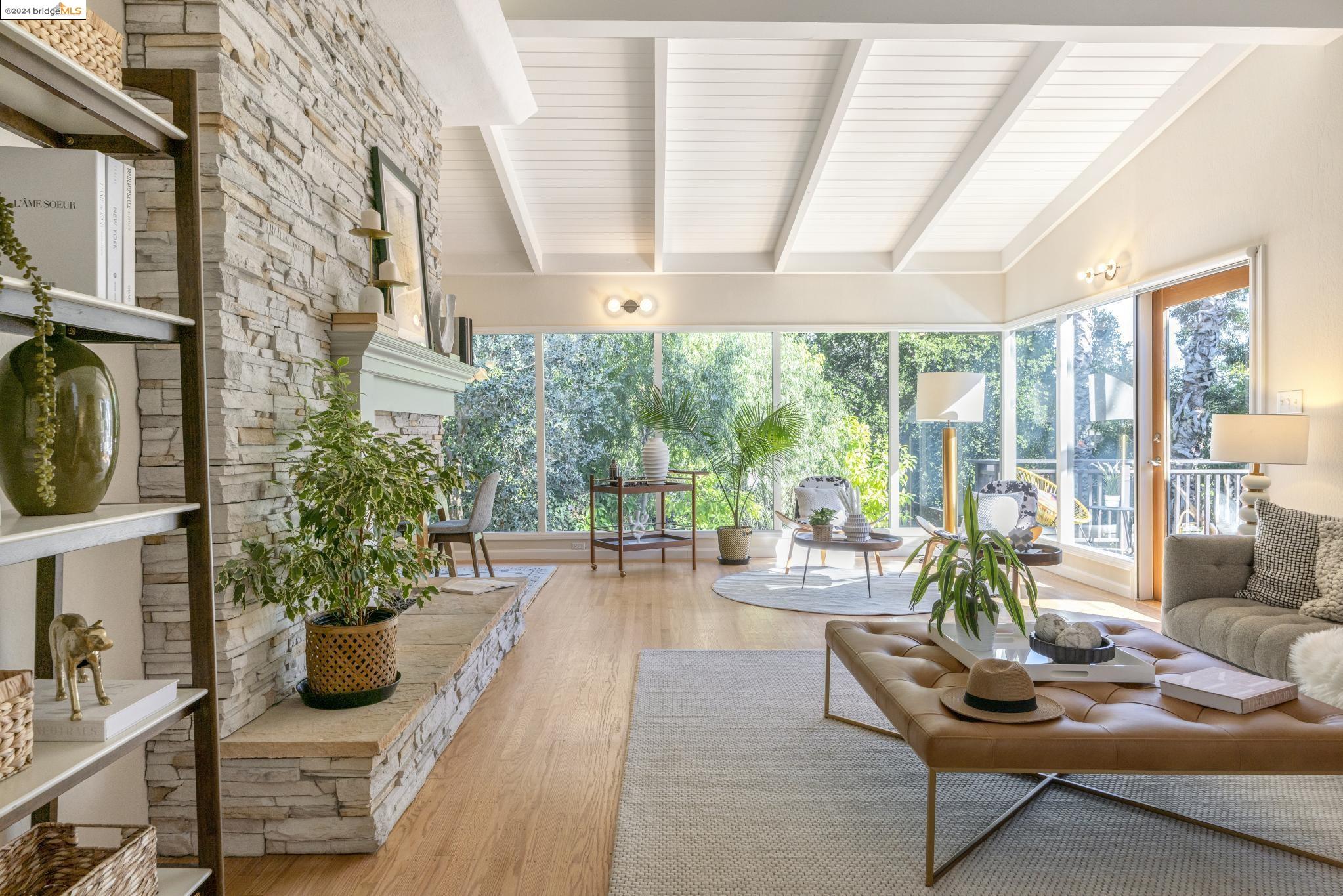 1297 Sunnyhills Rd