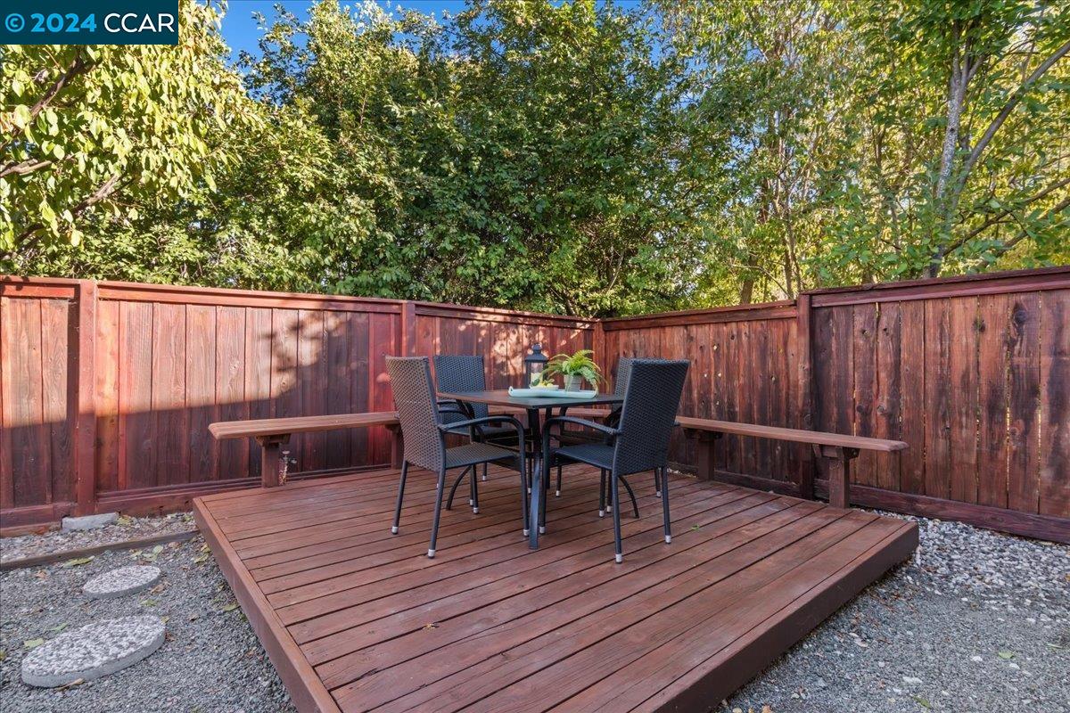 228 Western Hills Dr