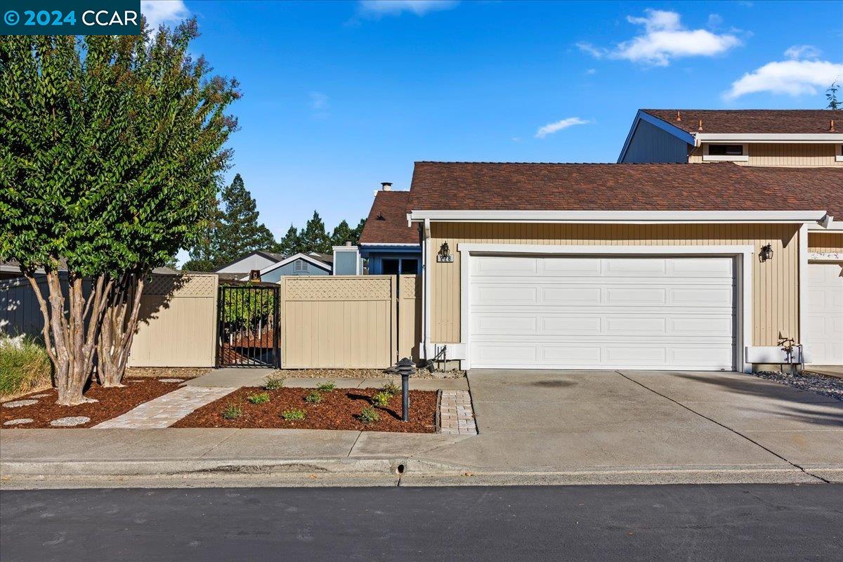 228 Western Hills Dr