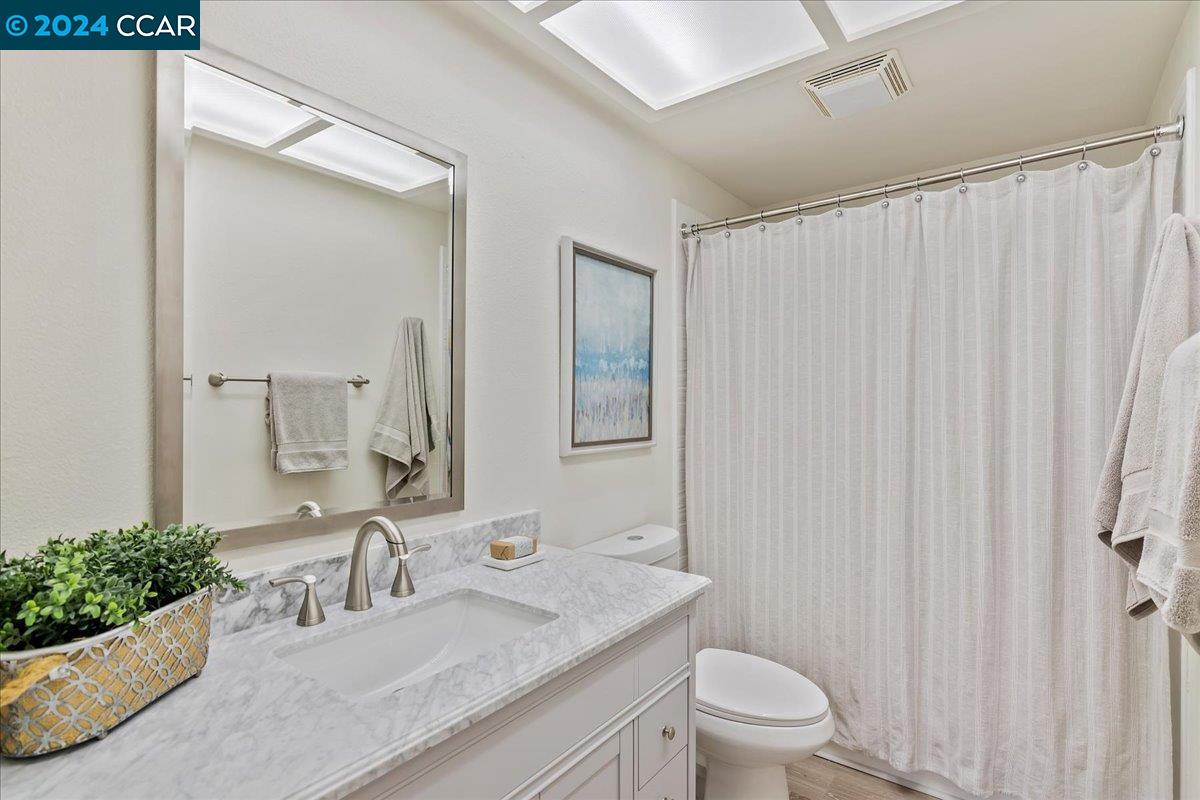 228 Western Hills Dr