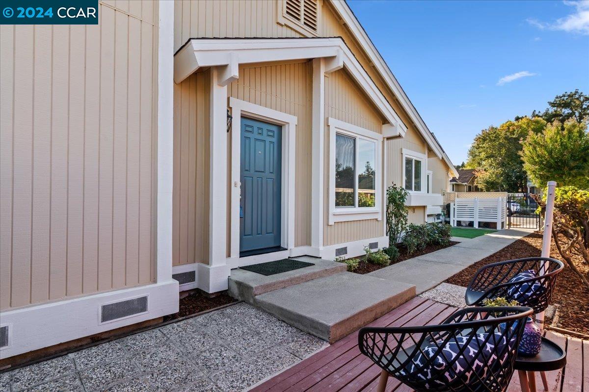 228 Western Hills Dr