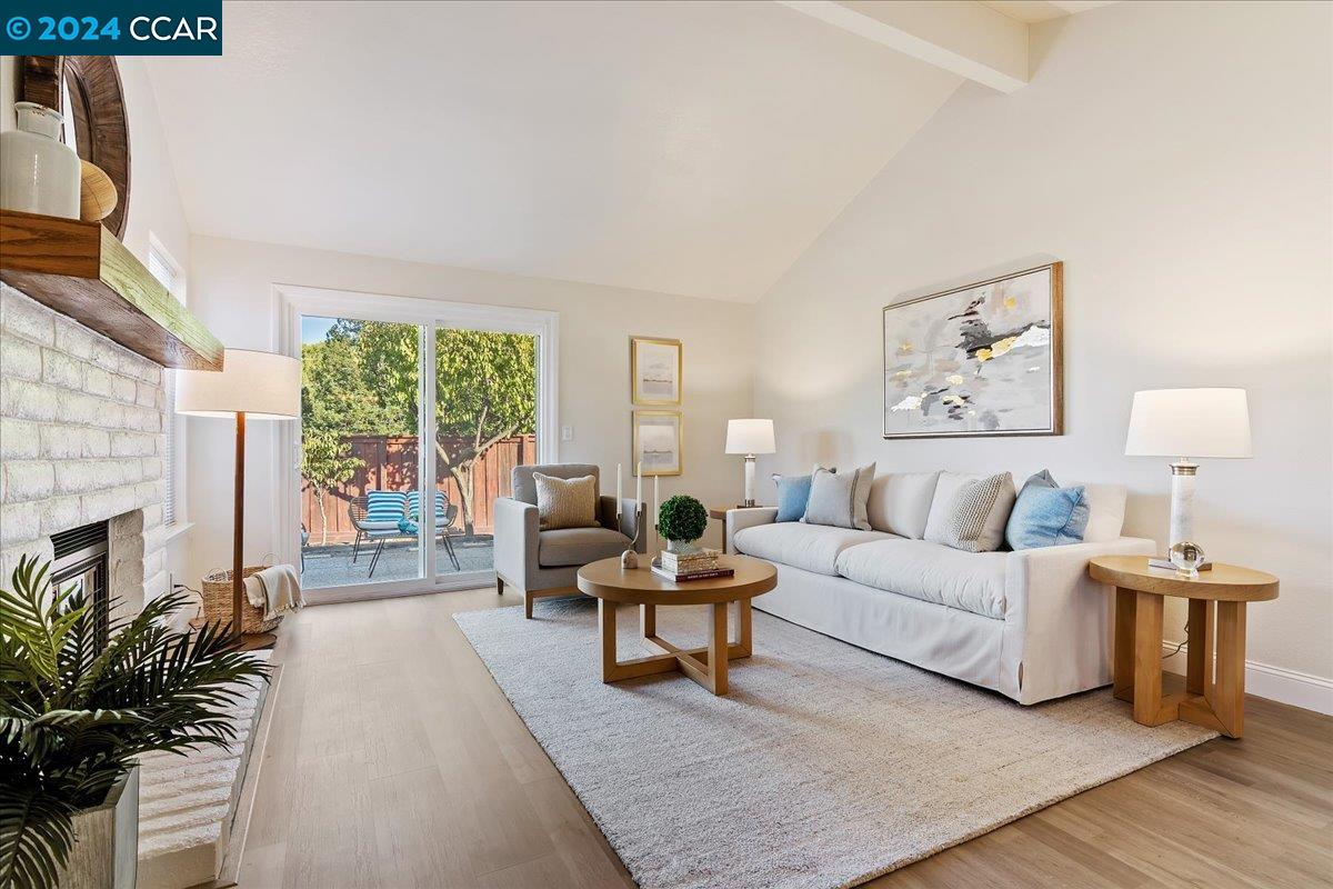 228 Western Hills Dr